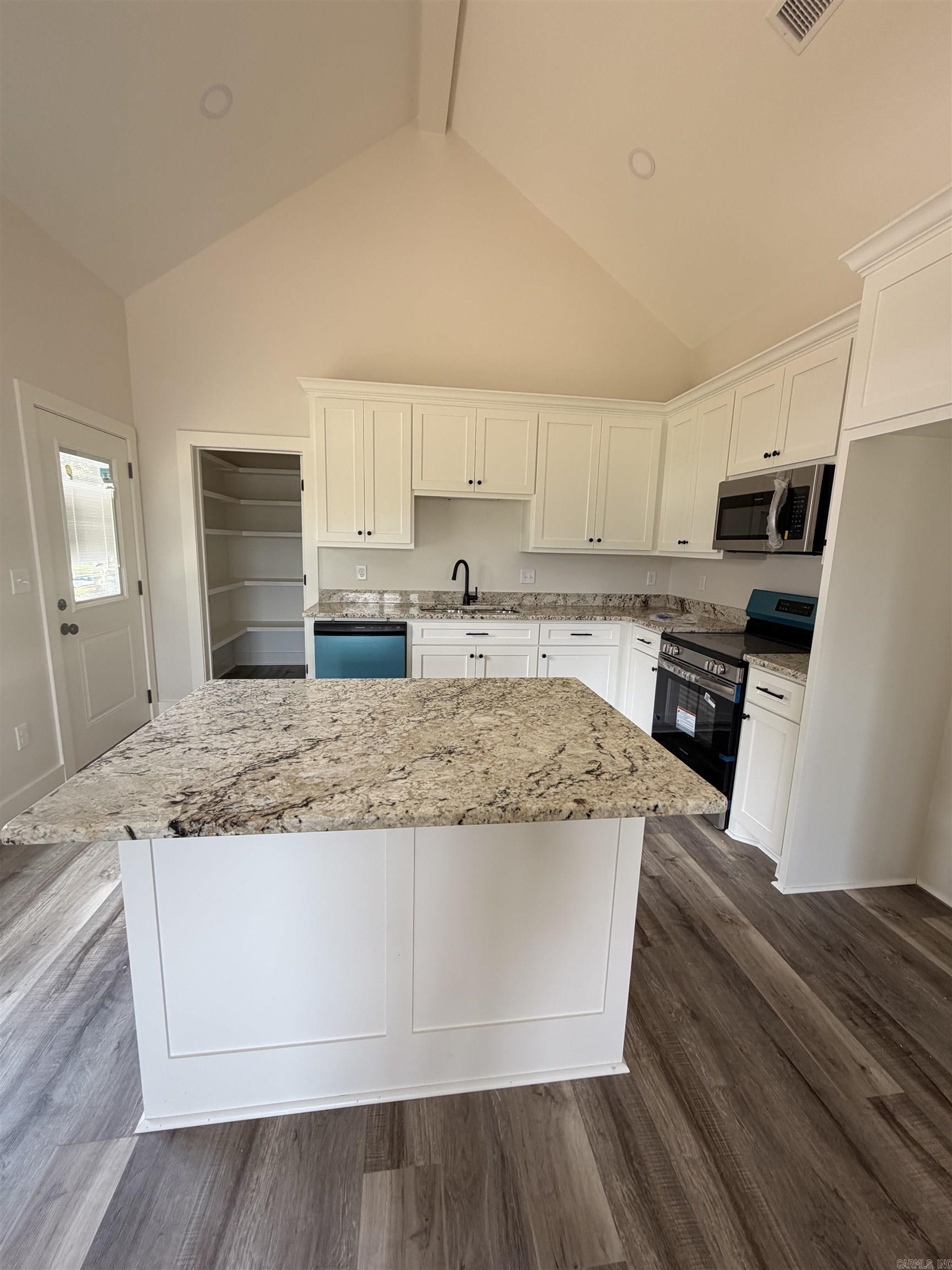 2107 Sulton Street Property Photo 10