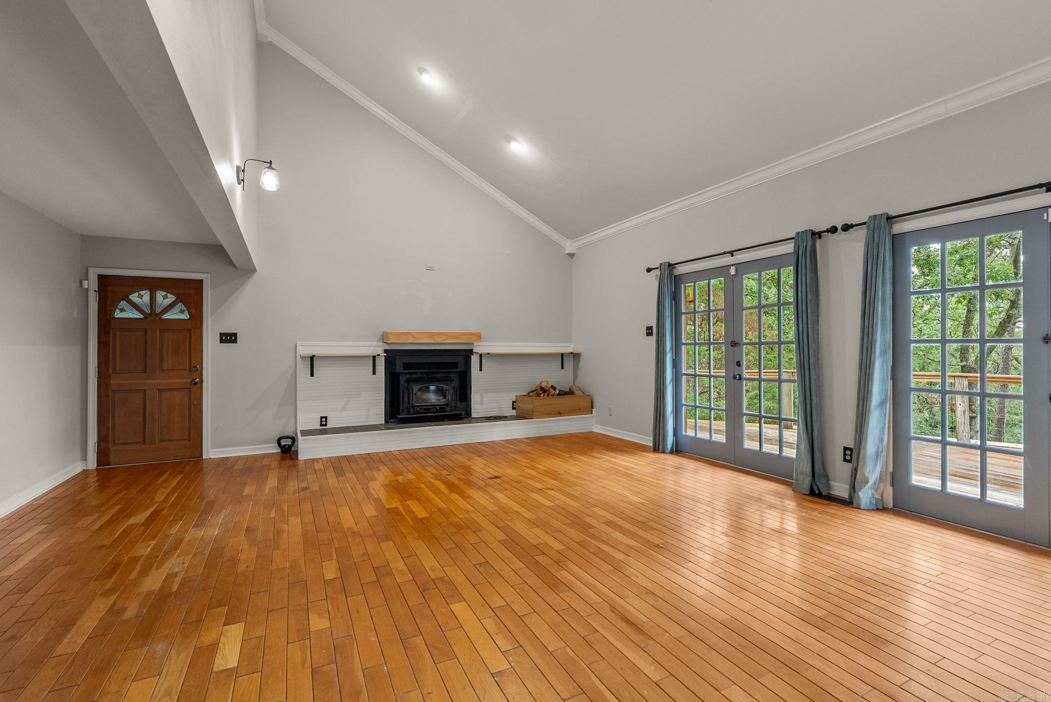 15724 Wilson Lateral Road Property Photo 4