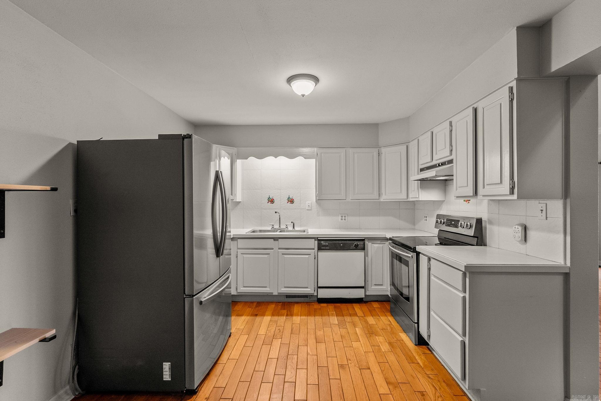 15724 Wilson Lateral Road Property Photo 9