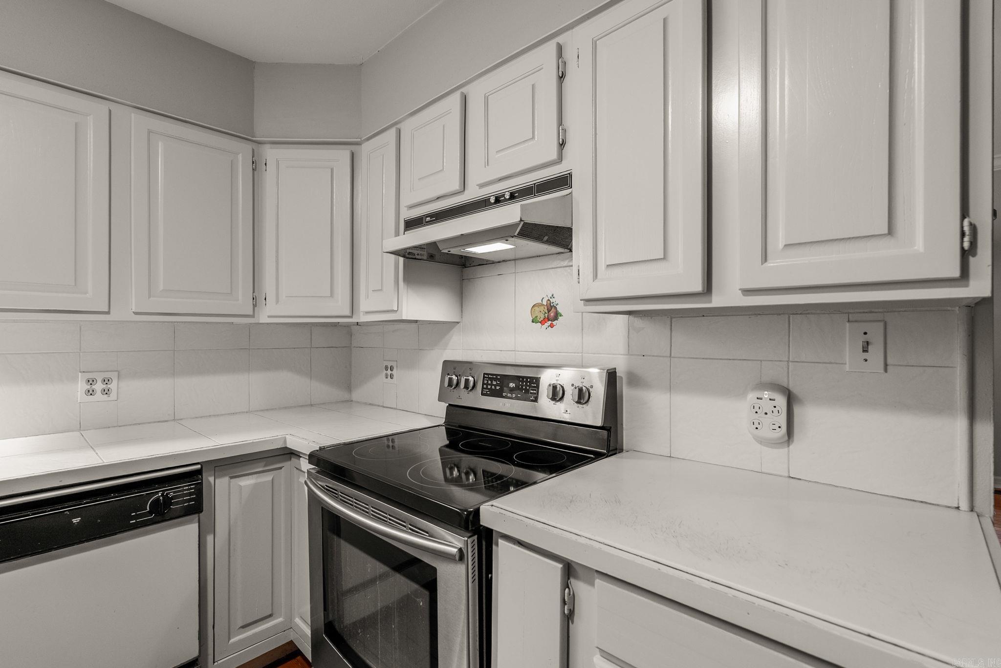 15724 Wilson Lateral Road Property Photo 10