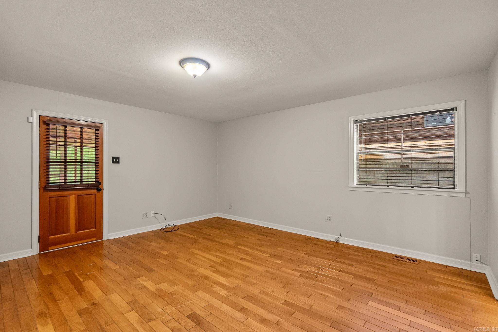15724 Wilson Lateral Road Property Photo 15