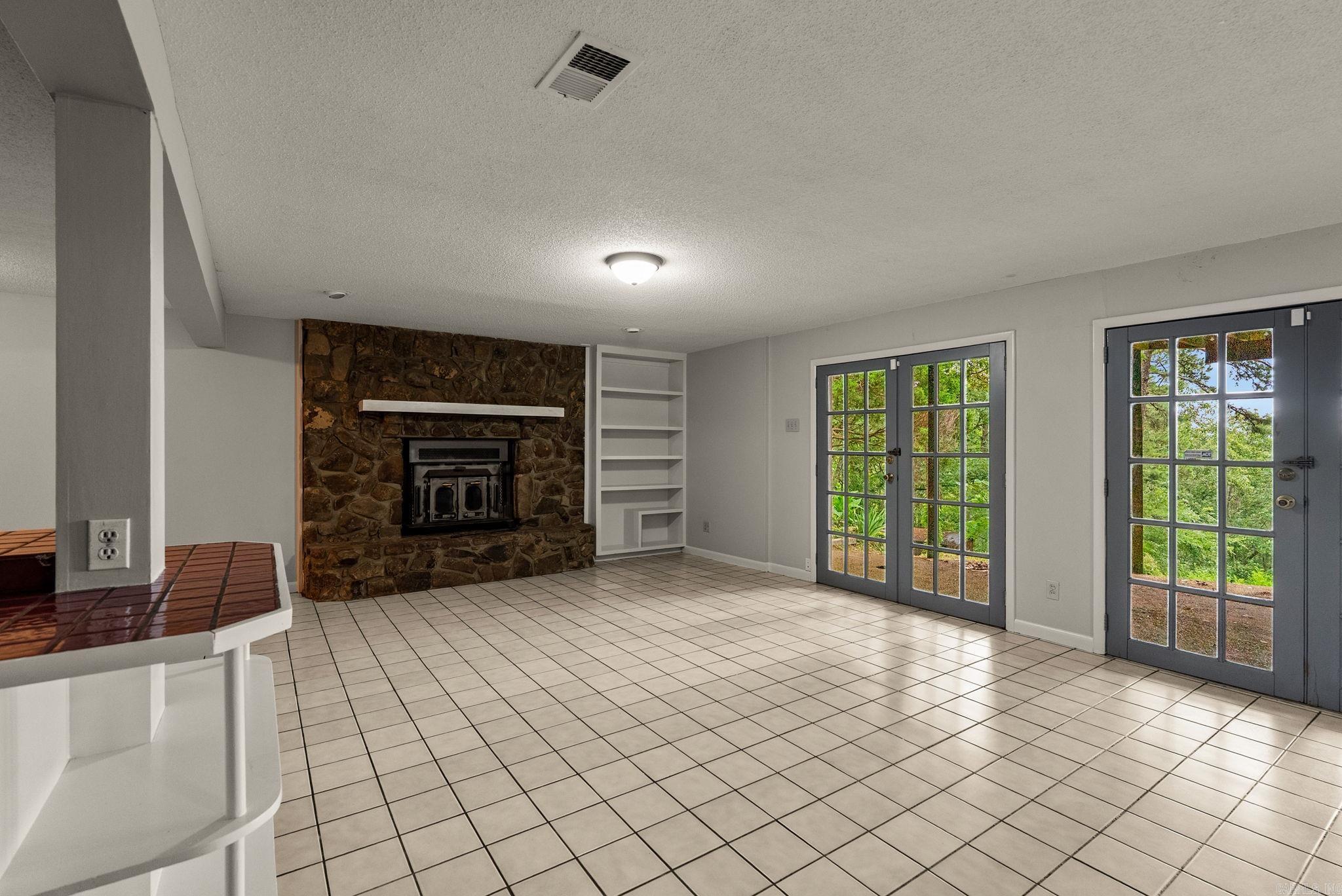 15724 Wilson Lateral Road Property Photo 34
