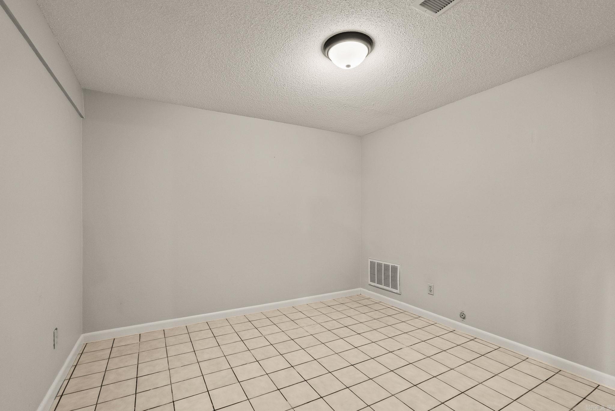 15724 Wilson Lateral Road Property Photo 37