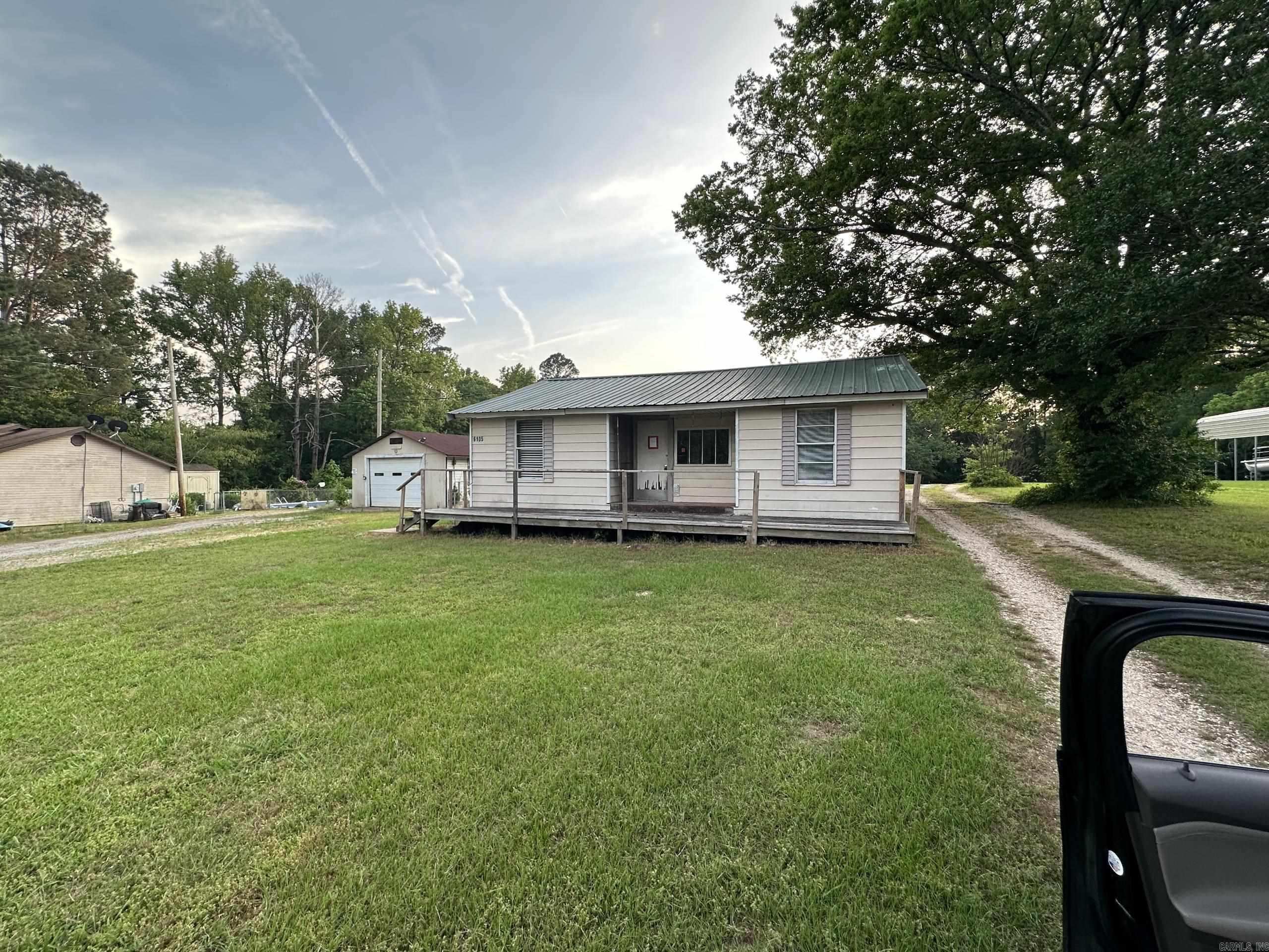 6105 Pointview Road Property Photo 1