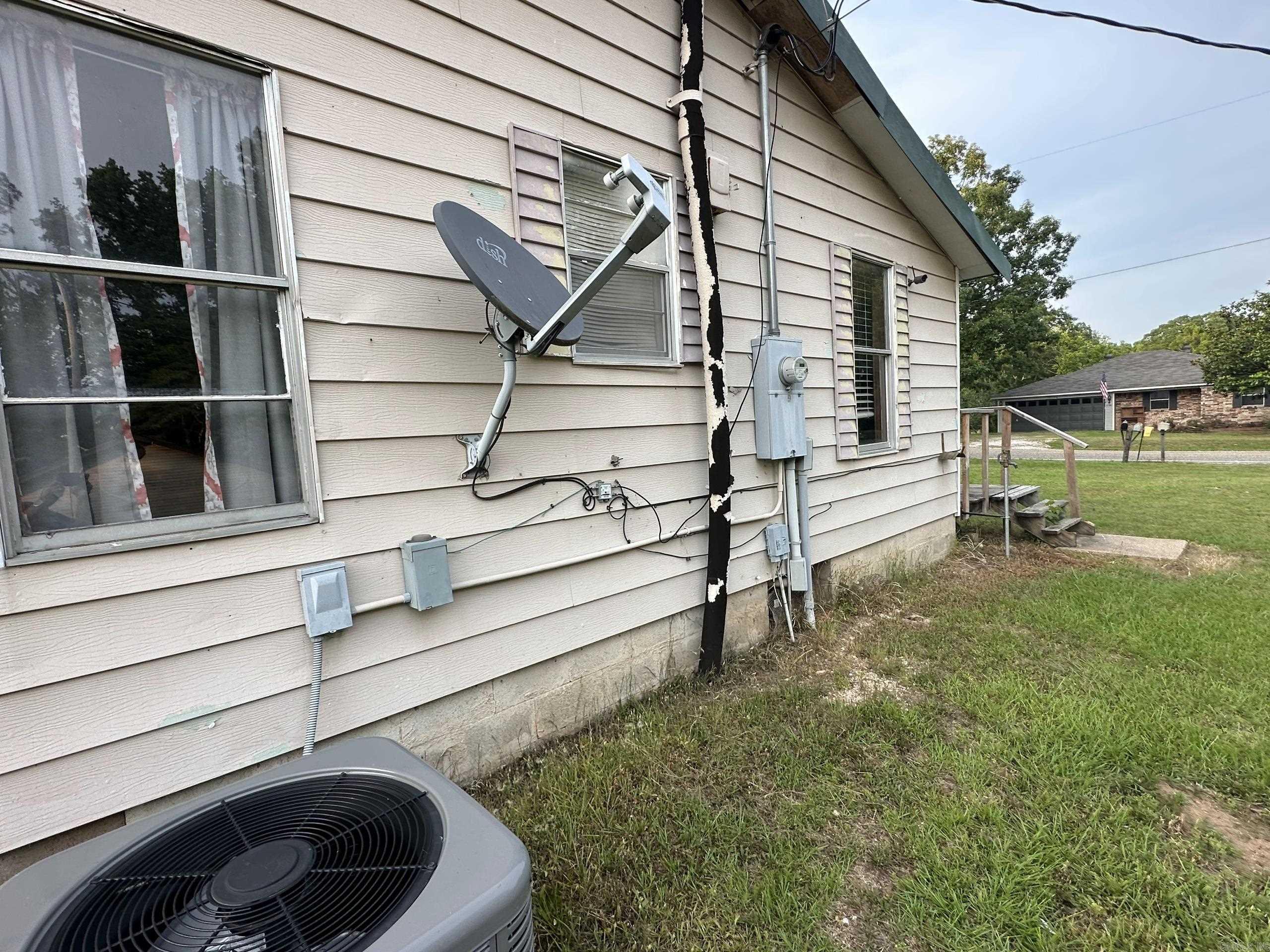 6105 Pointview Road Property Photo 2