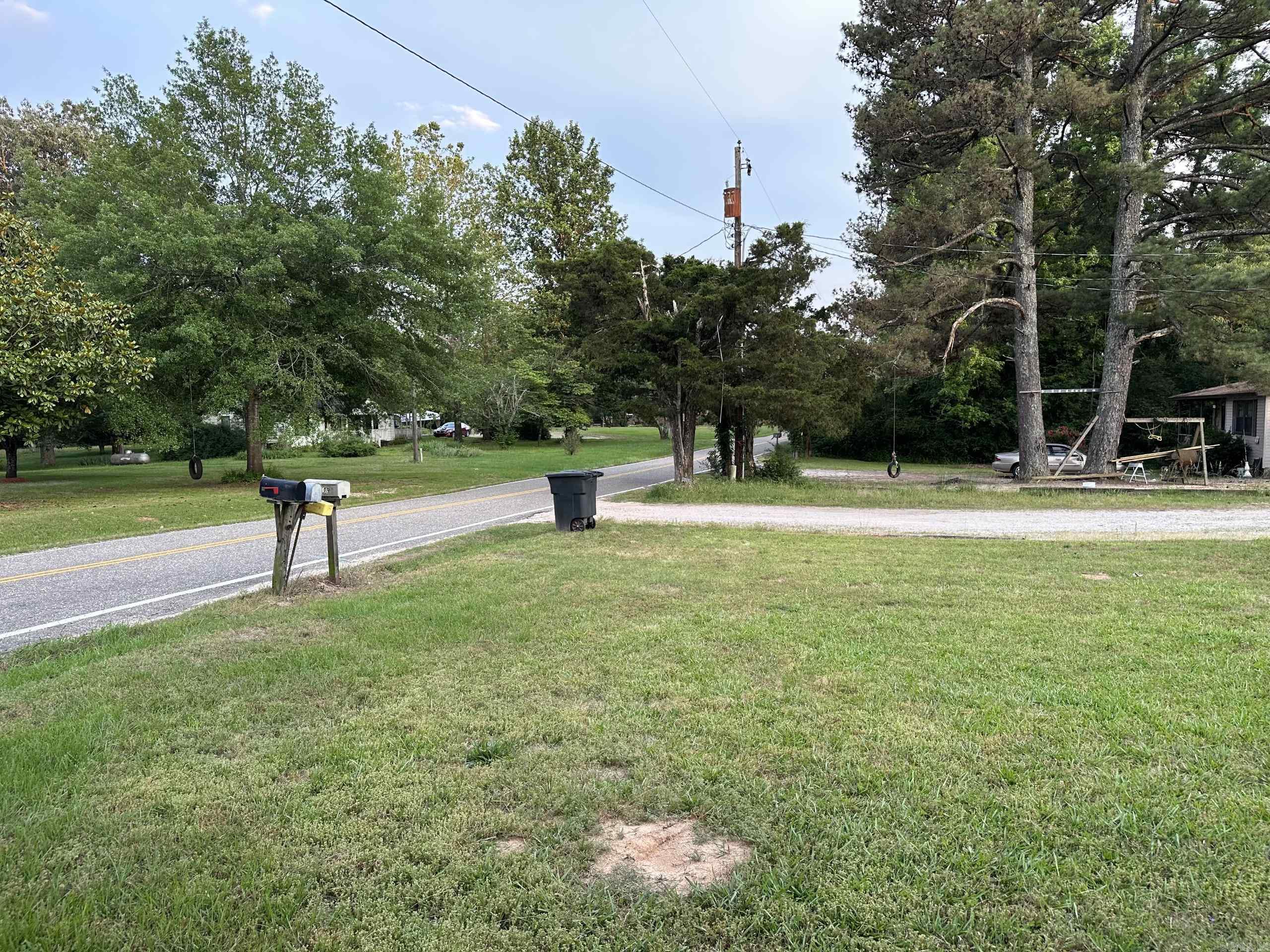 6105 Pointview Road Property Photo 4