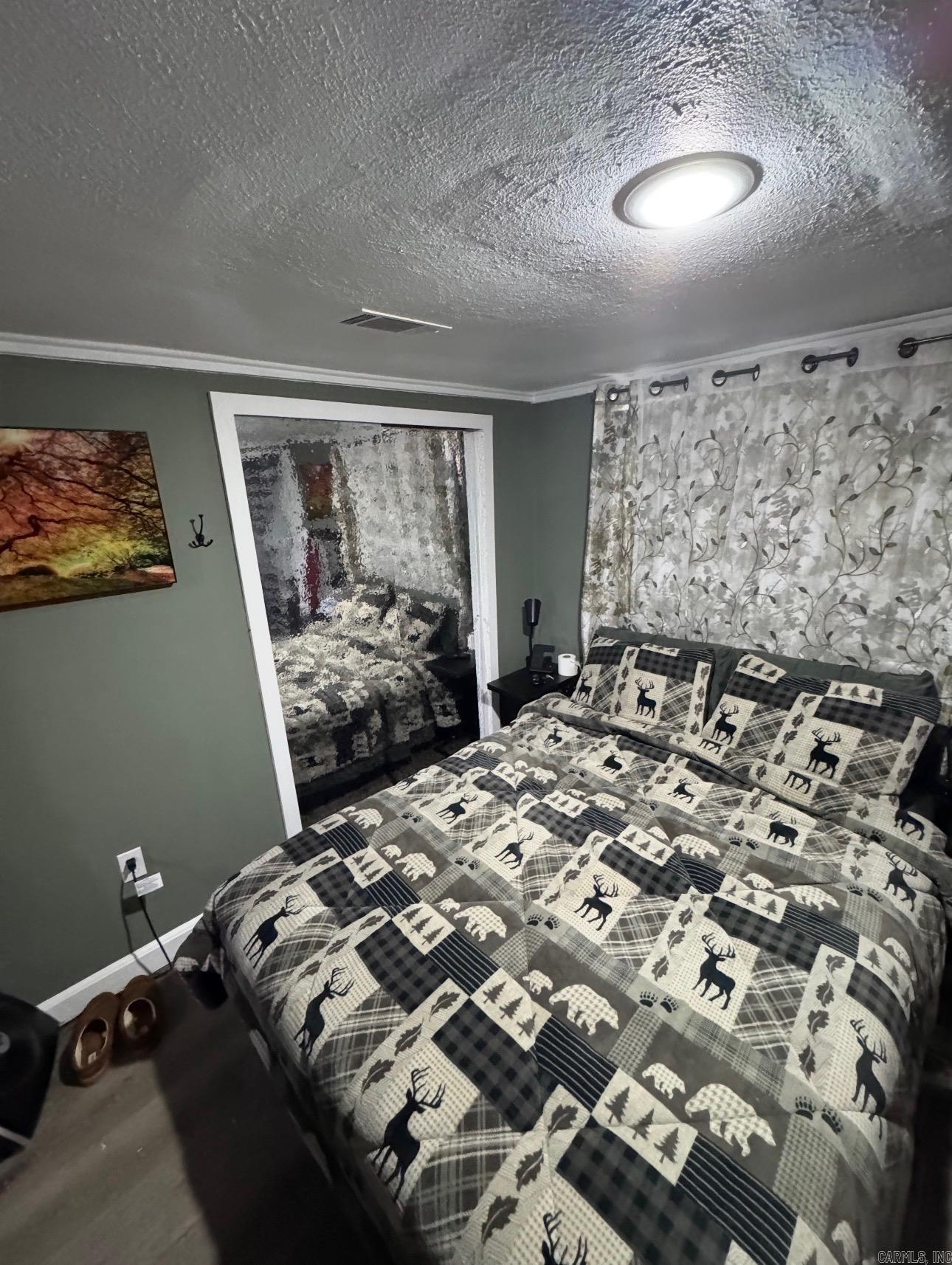 6105 Pointview Road Property Photo 5
