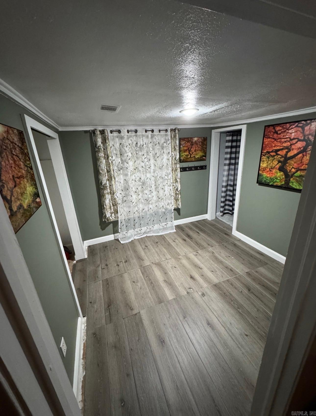 6105 Pointview Road Property Photo 8