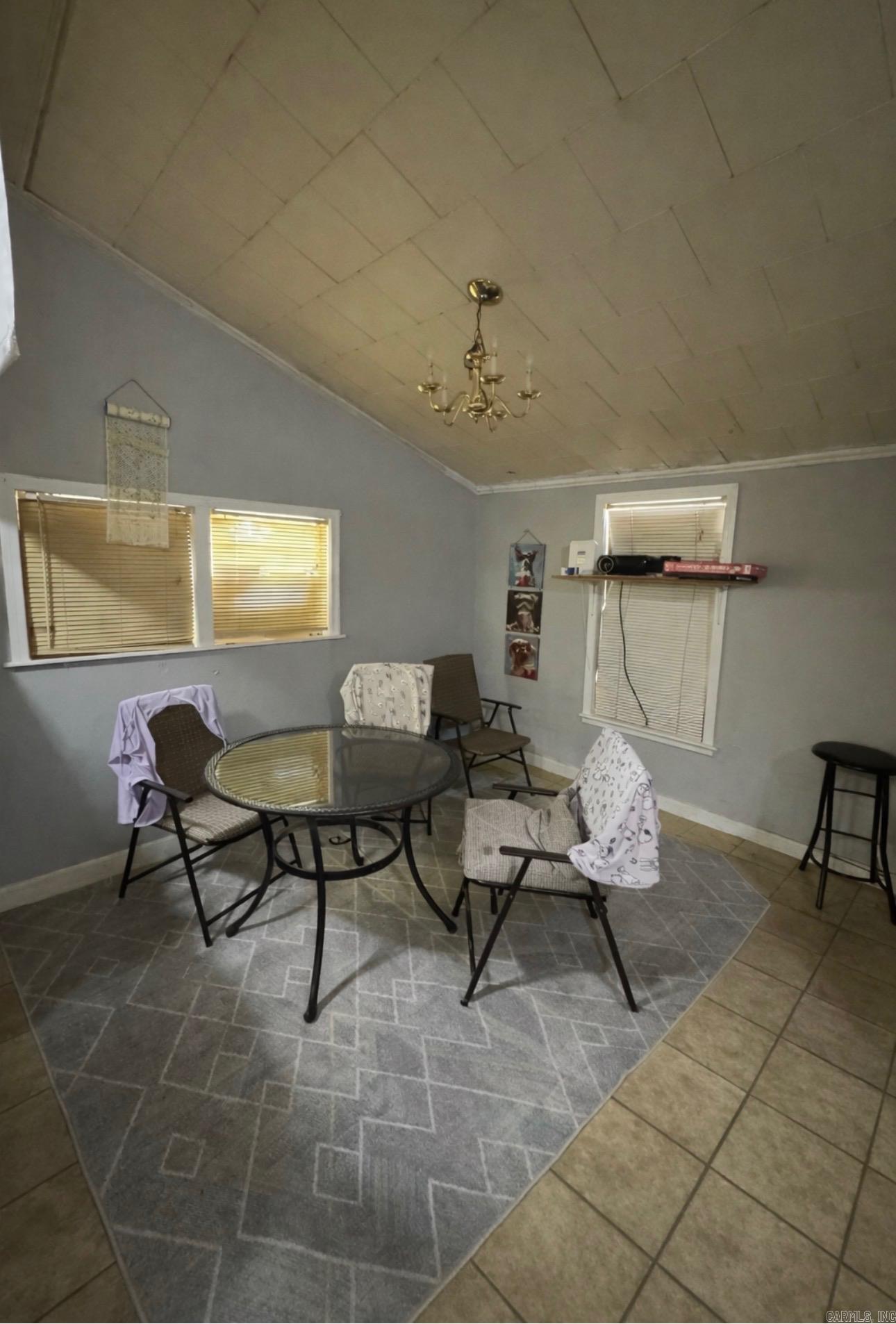 6105 Pointview Road Property Photo 9
