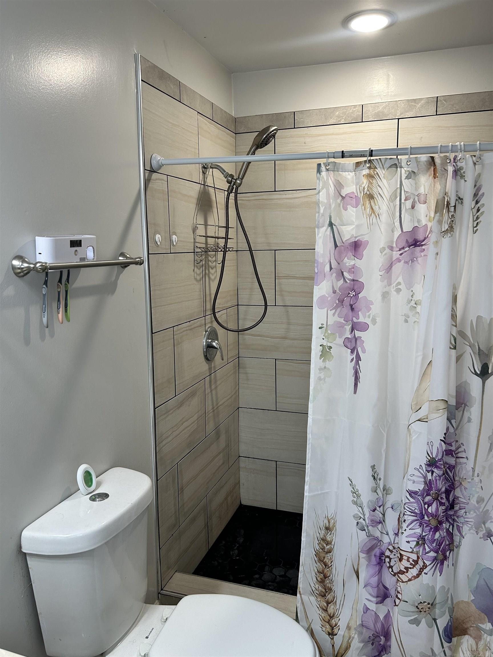 1315 Cedar Street Property Photo 8