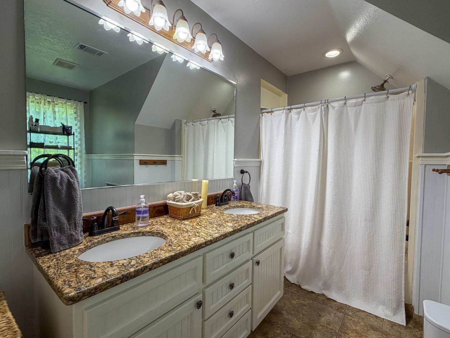 15 Wanda Circle Property Photo 23