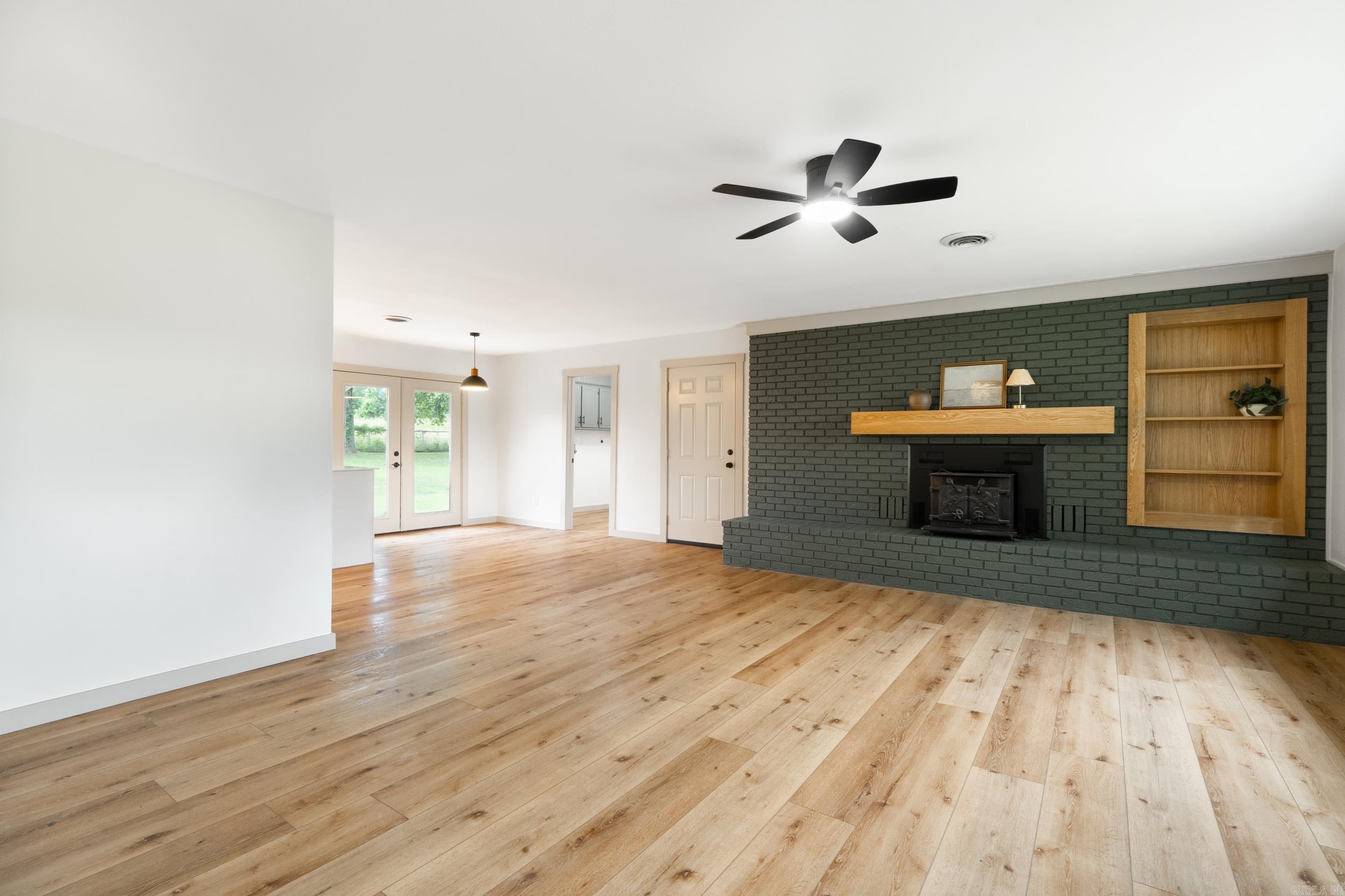 1 Lakeview Cir Property Photo 5