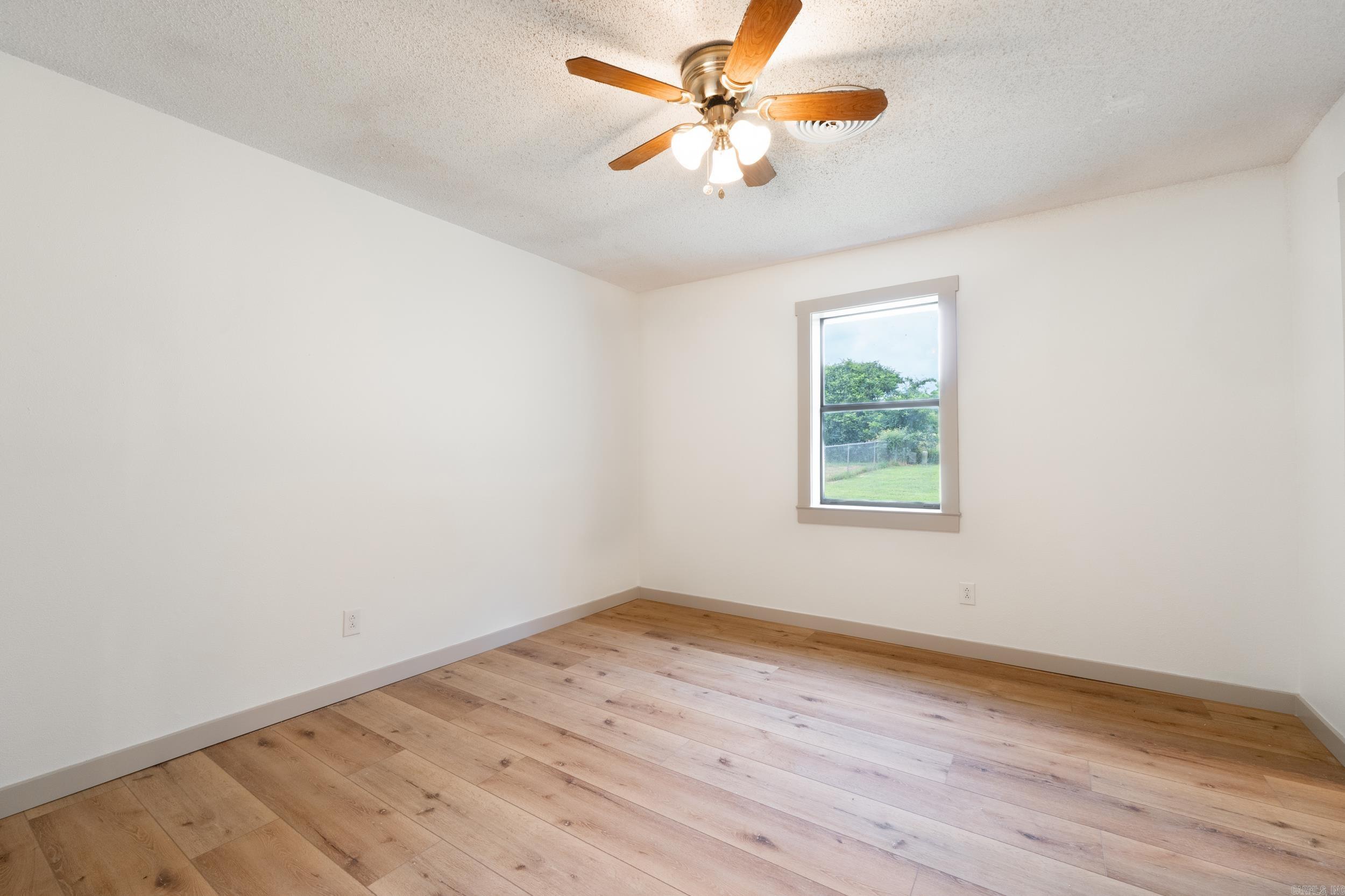1 Lakeview Cir Property Photo 11