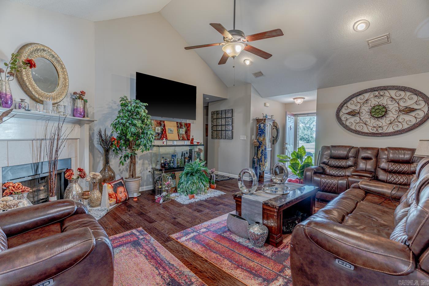 1513 Crepe Myrtle Drive Property Photo 7
