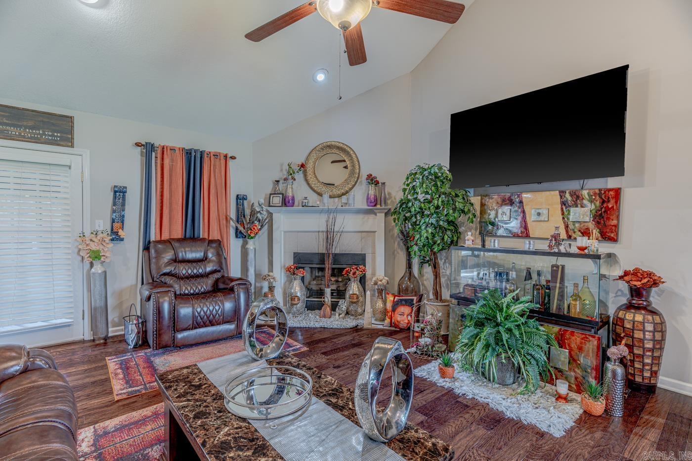 1513 Crepe Myrtle Drive Property Photo 8