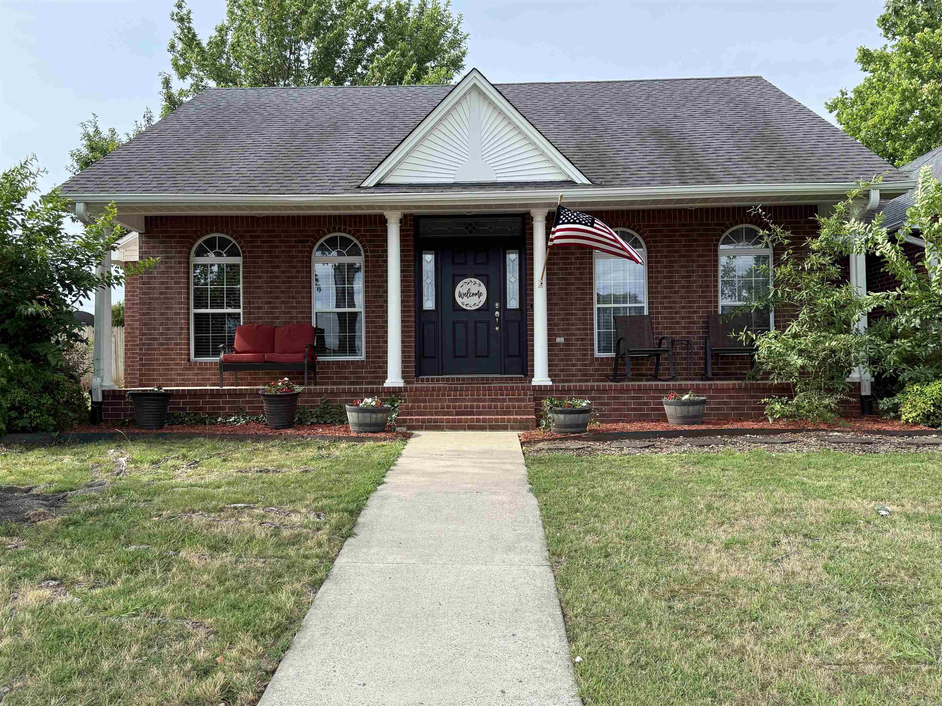 2707 Ashley Drive Property Photo 1