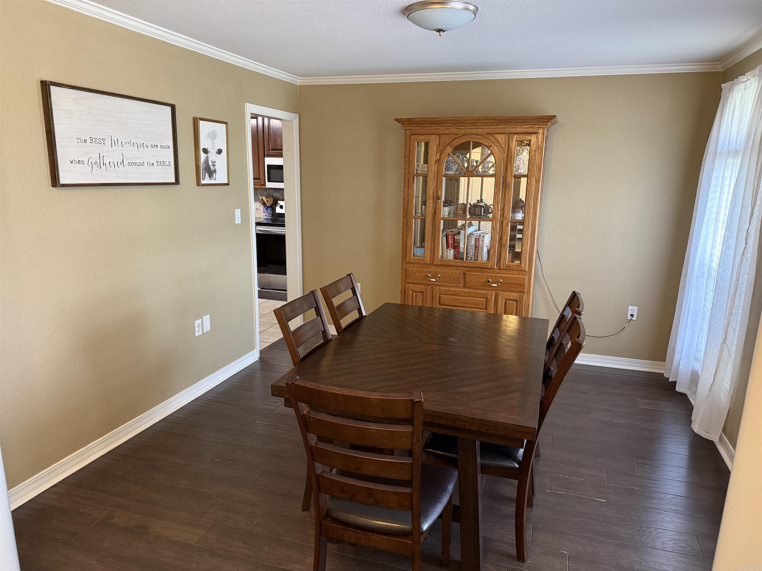 2707 Ashley Drive Property Photo 5