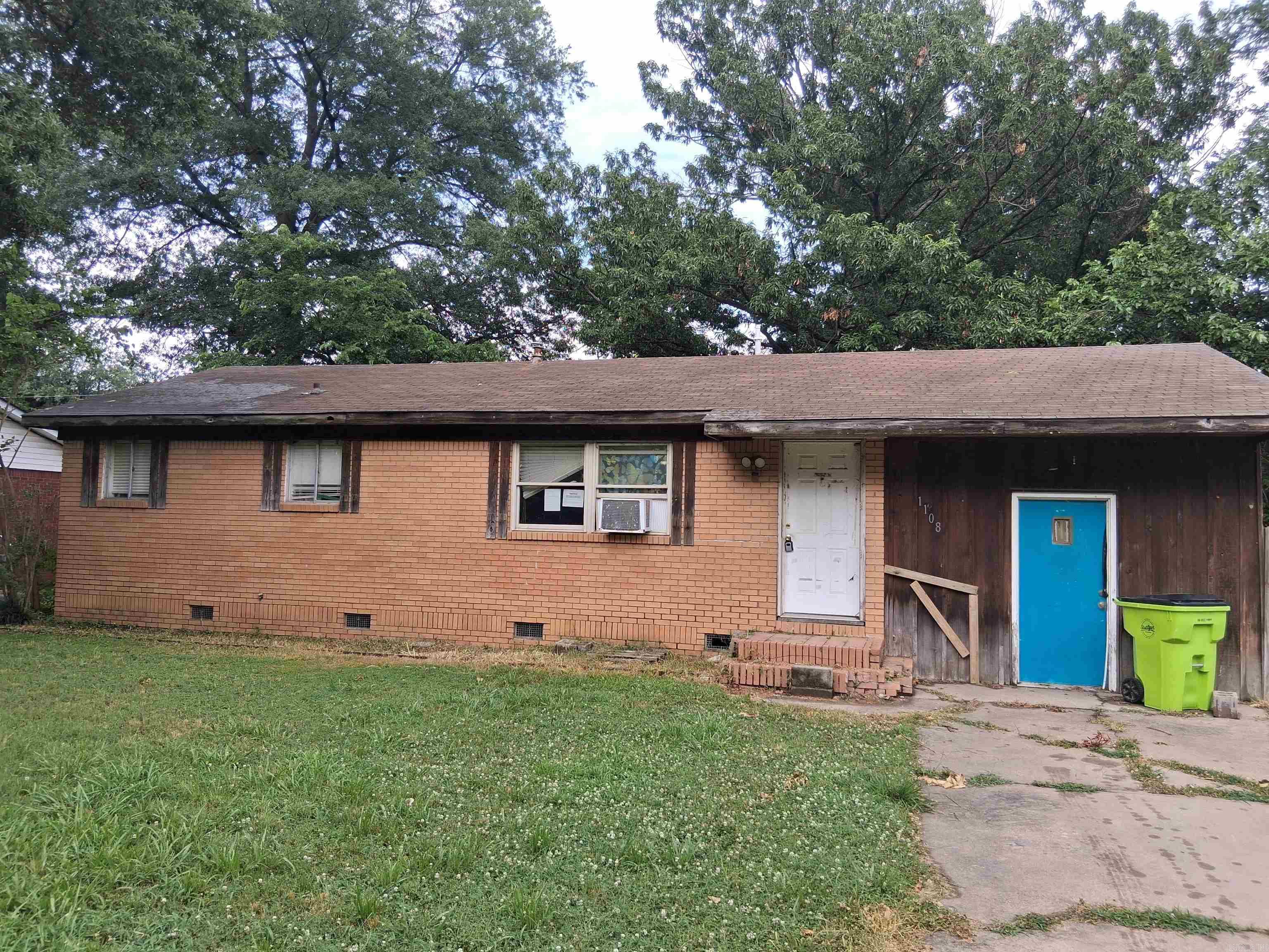 1108 N Porter Property Photo 1