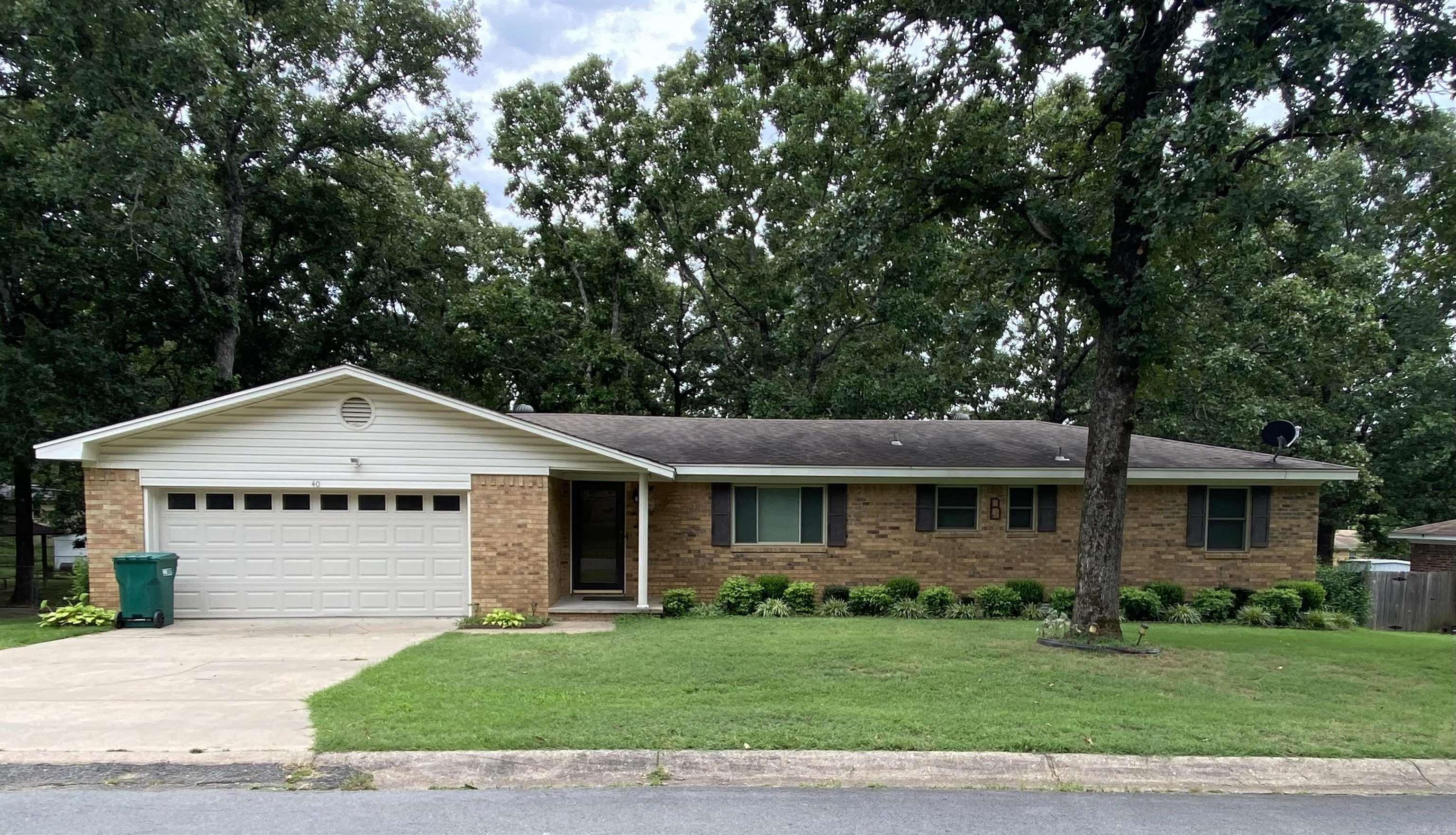 40 Single Oaks Drive Property Photo 1