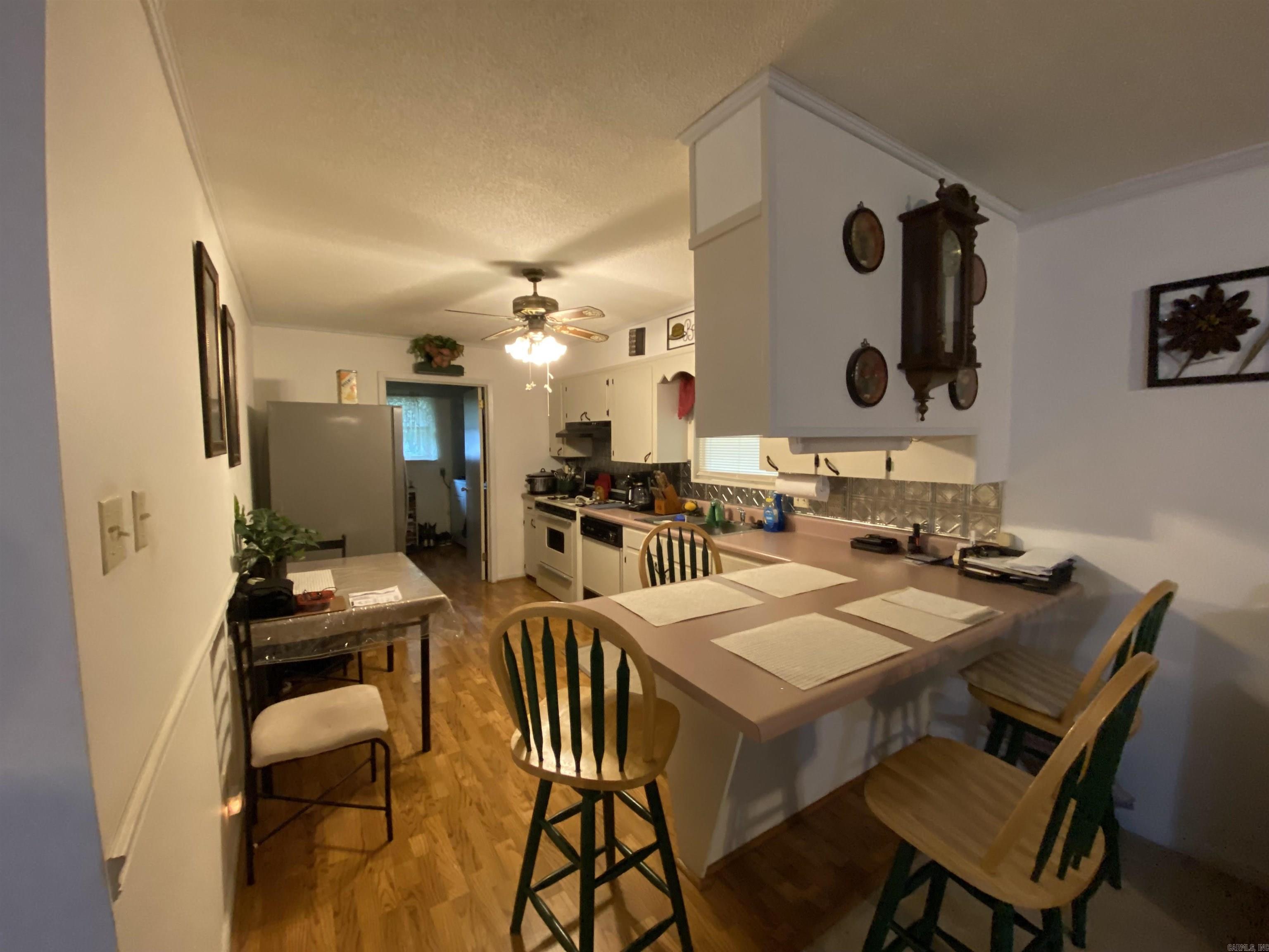 40 Single Oaks Drive Property Photo 4