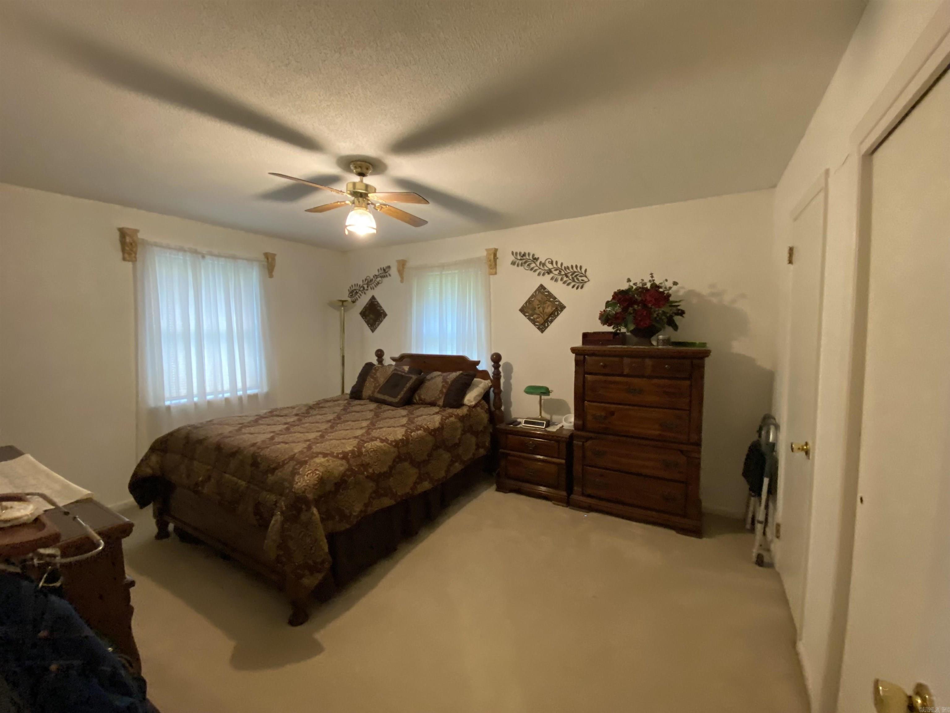 40 Single Oaks Drive Property Photo 10