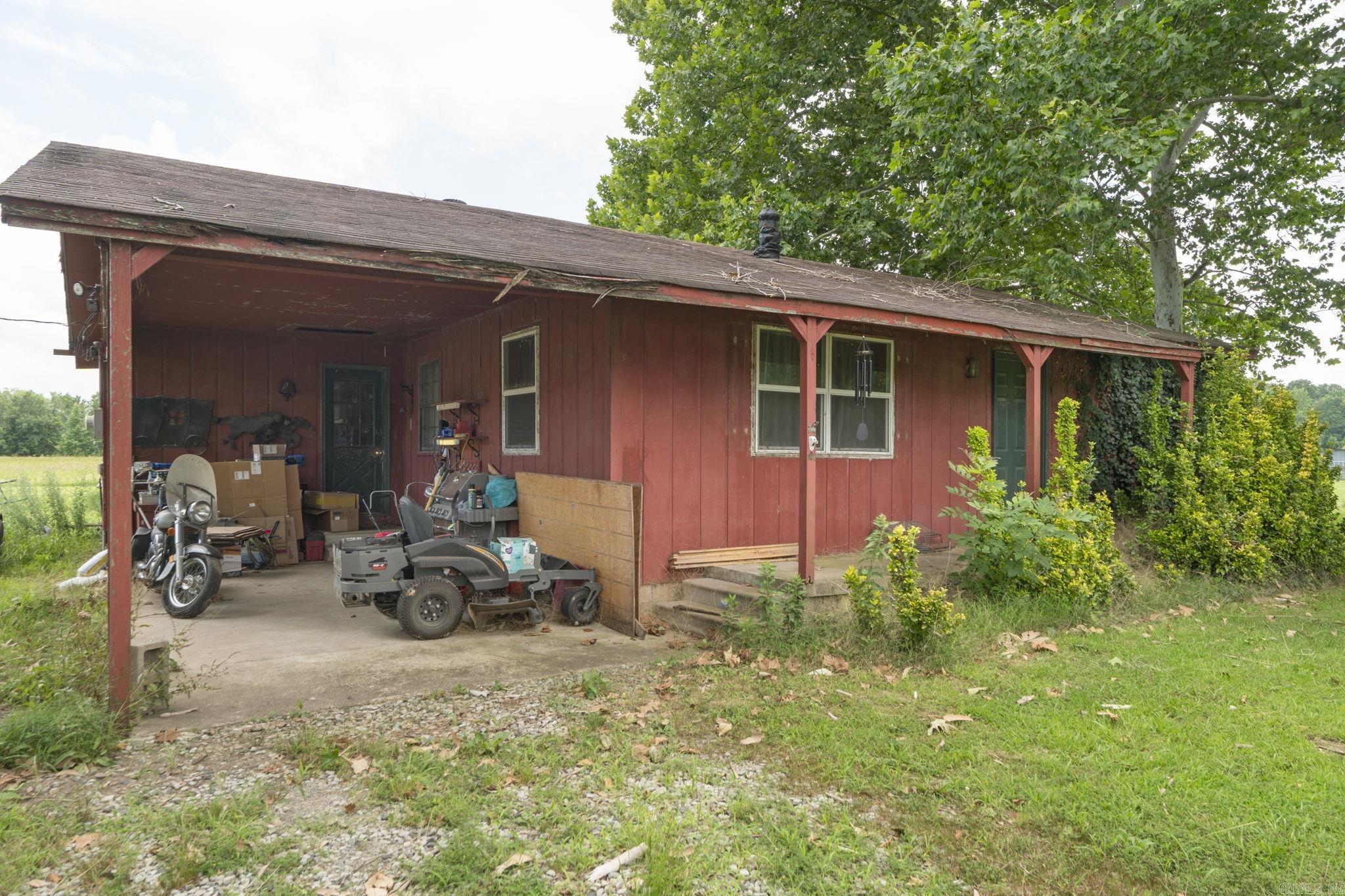 319 Wagon Train Road Property Photo 2