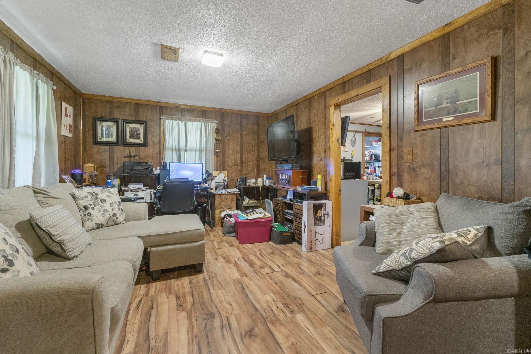 319 Wagon Train Road Property Photo 11