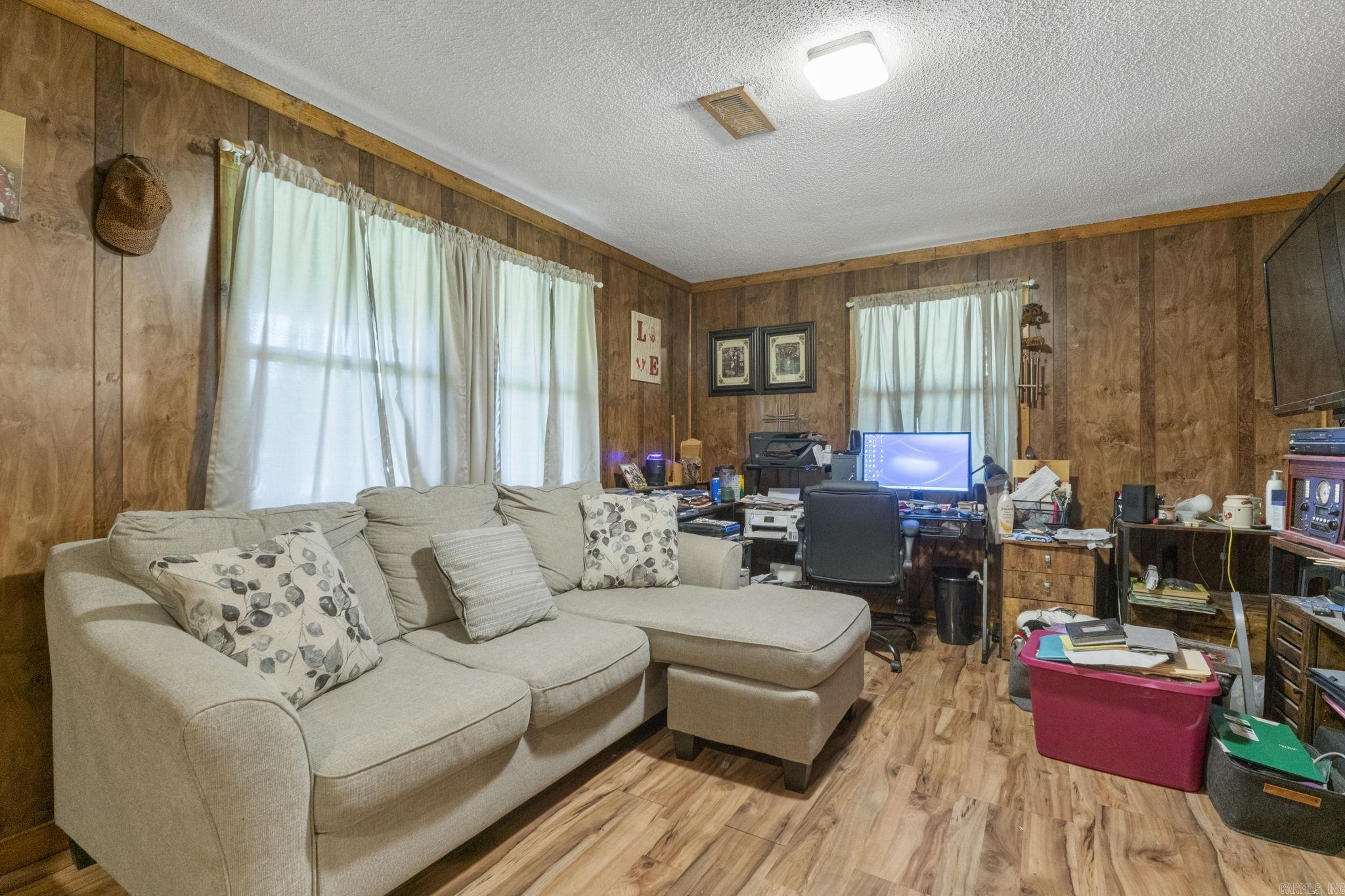 319 Wagon Train Road Property Photo 12