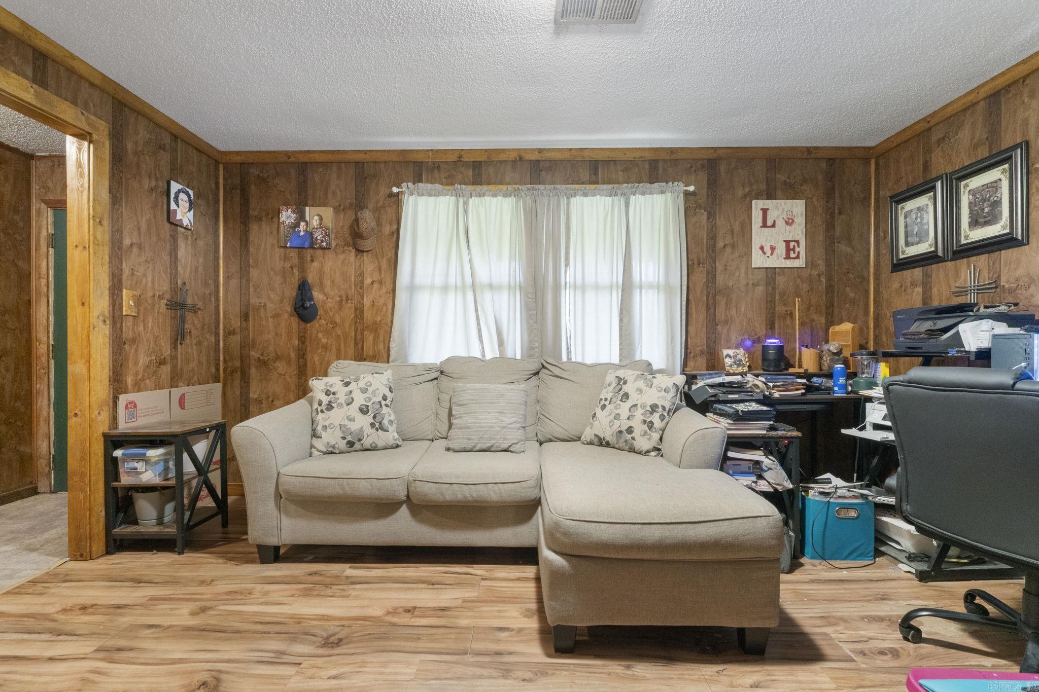 319 Wagon Train Road Property Photo 14