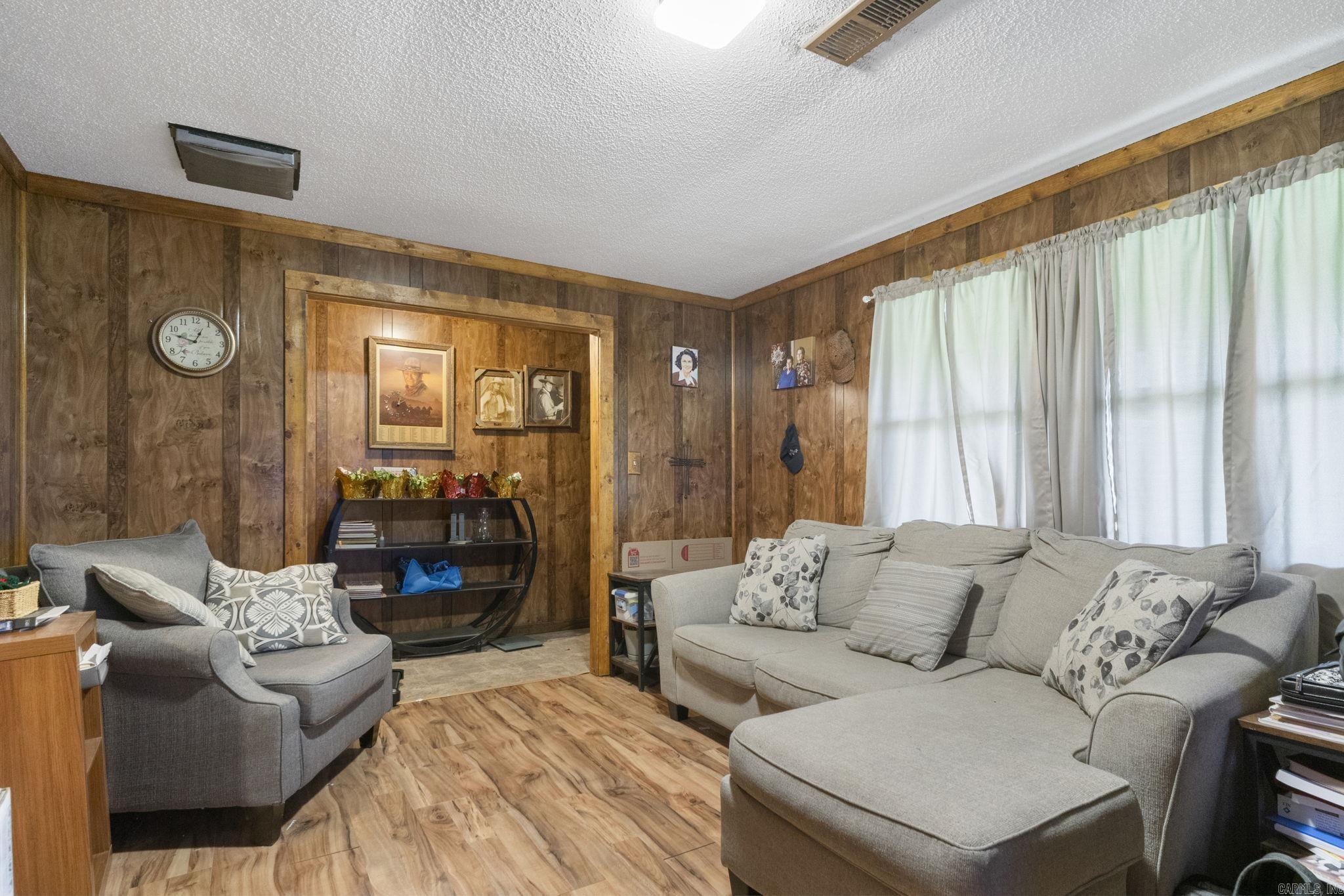 319 Wagon Train Road Property Photo 15