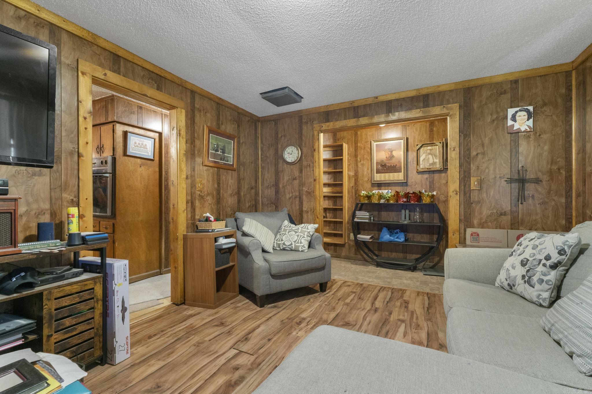 319 Wagon Train Road Property Photo 16