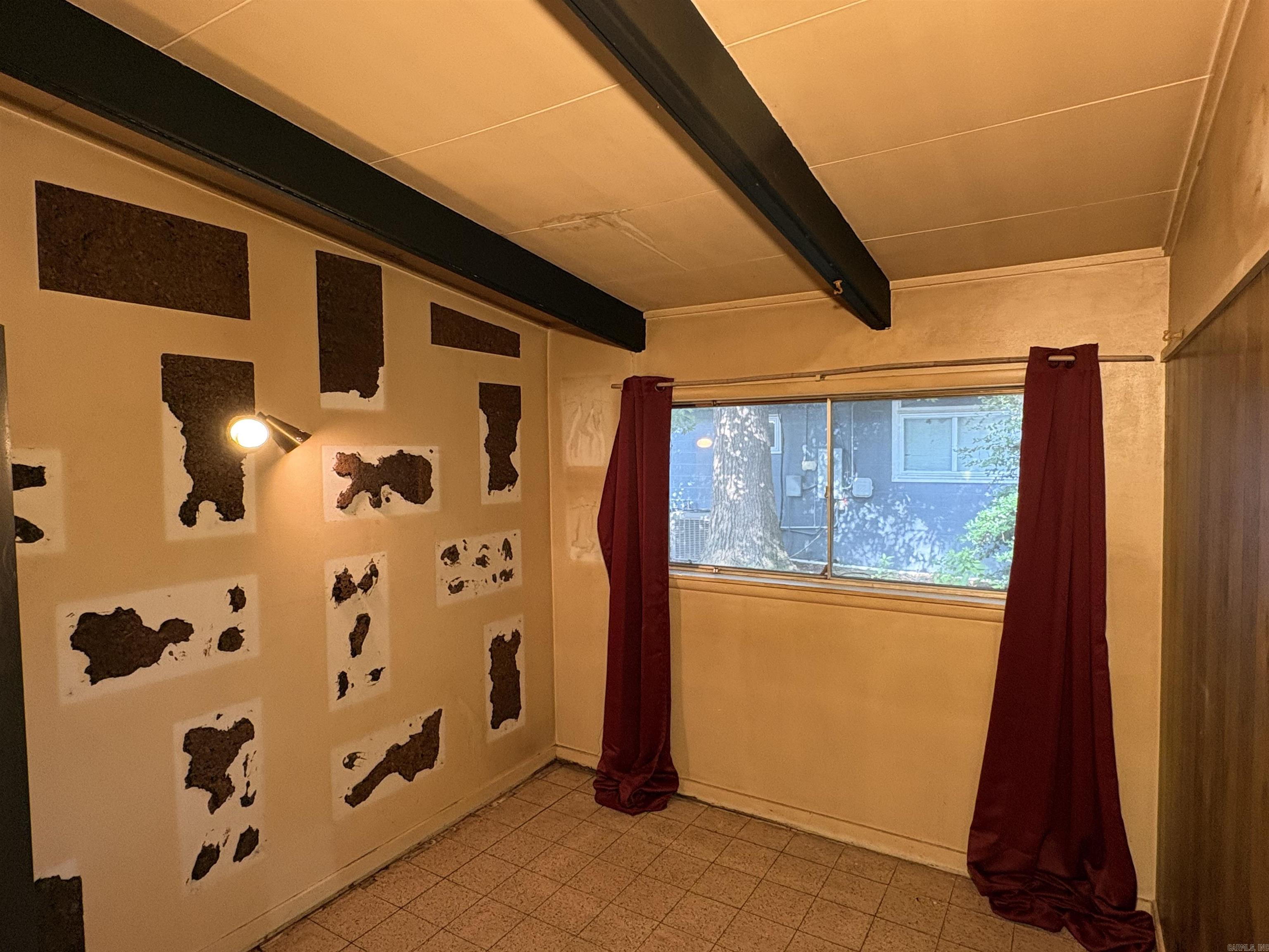1906 Sylvia Street Property Photo 10