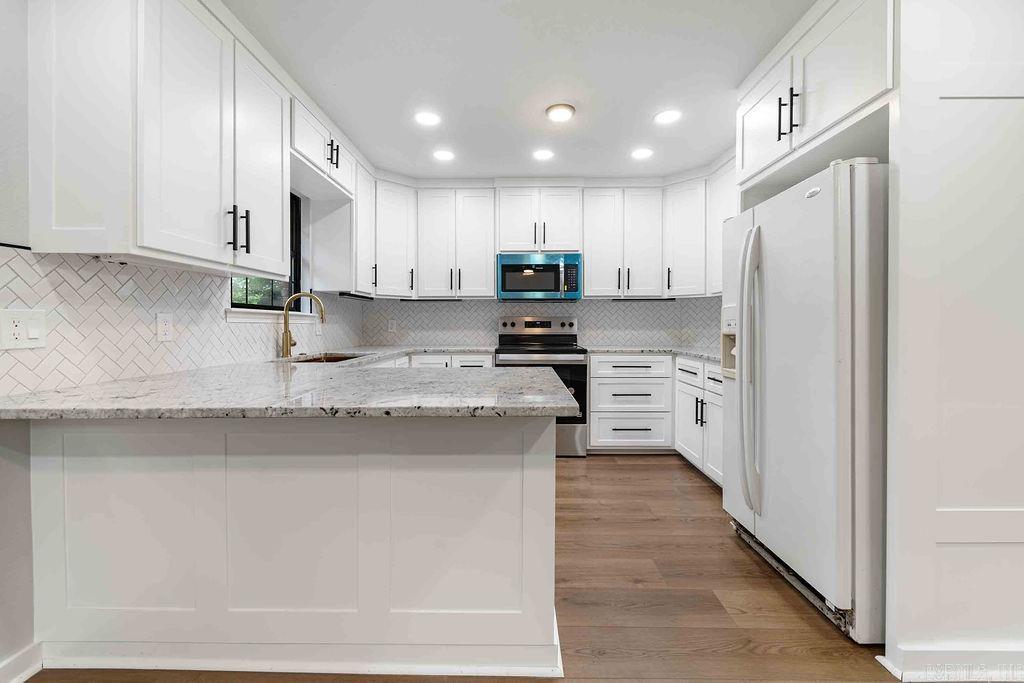 724 2nd Ave Property Photo 3
