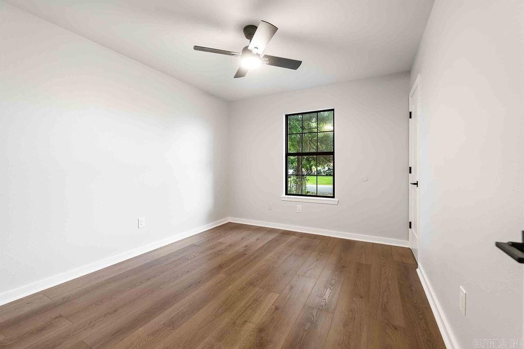 724 2nd Ave Property Photo 14