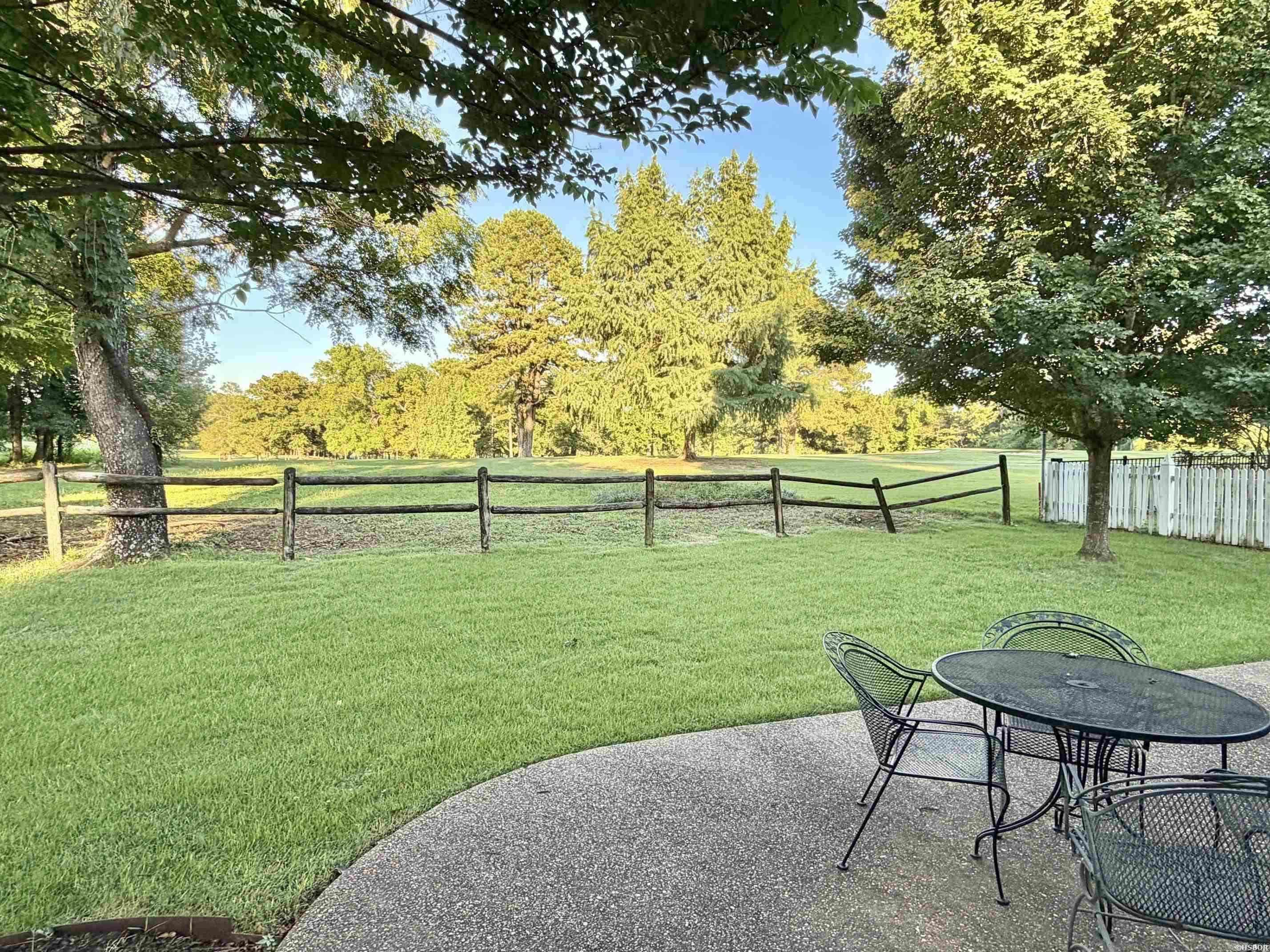 671 Shady Grove Road Property Photo 3