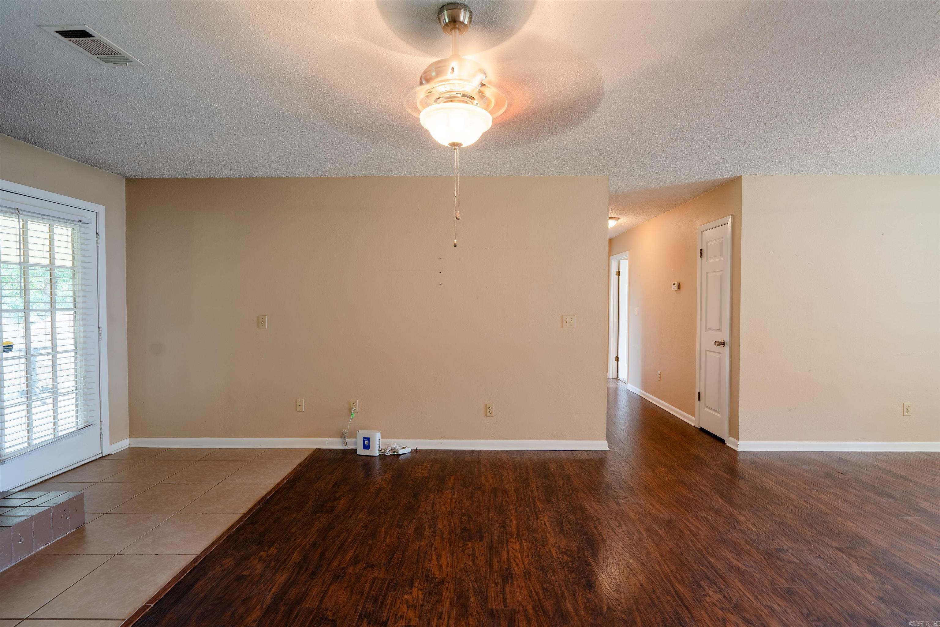 215 Navajo Drive Property Photo 7