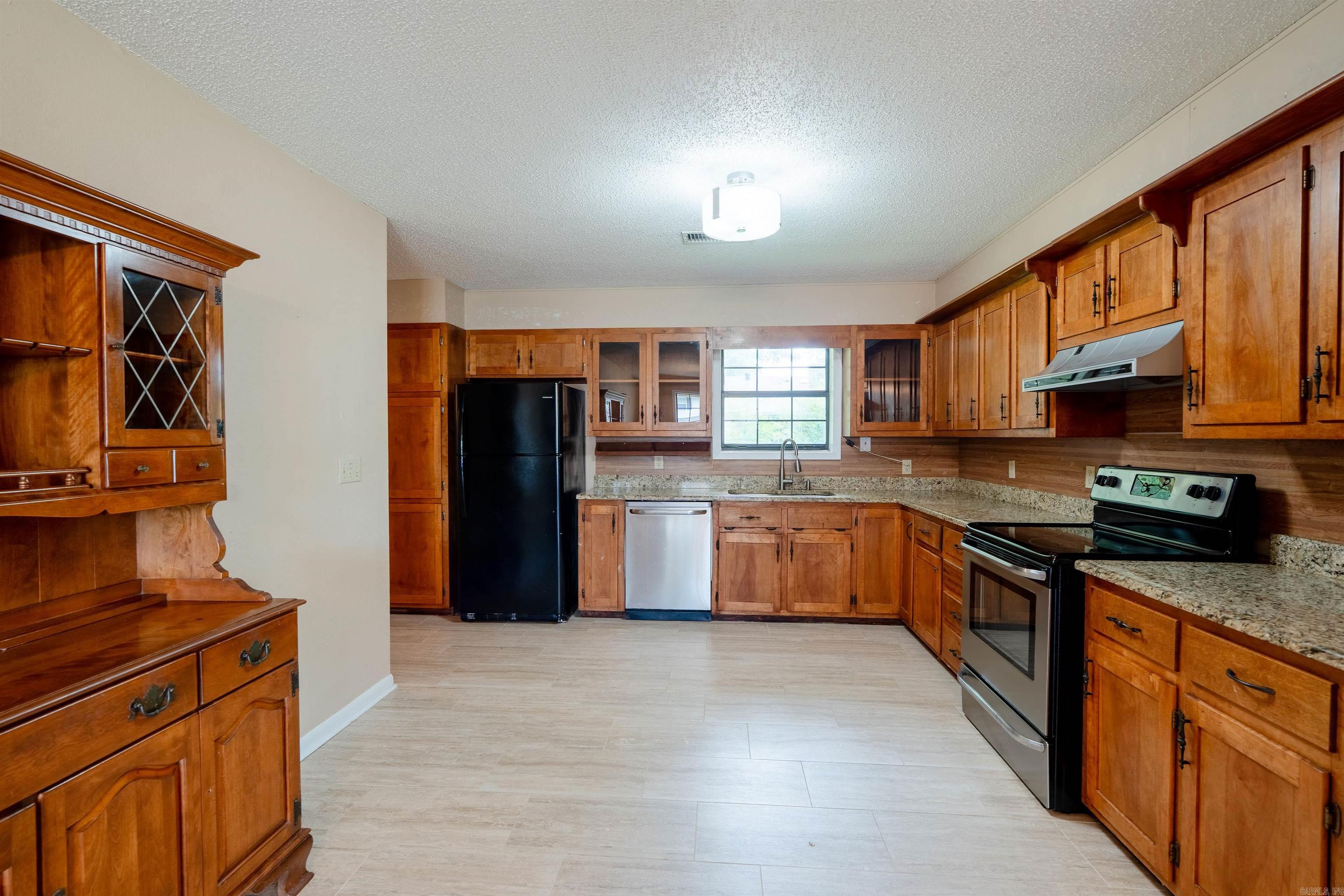 215 Navajo Drive Property Photo 11