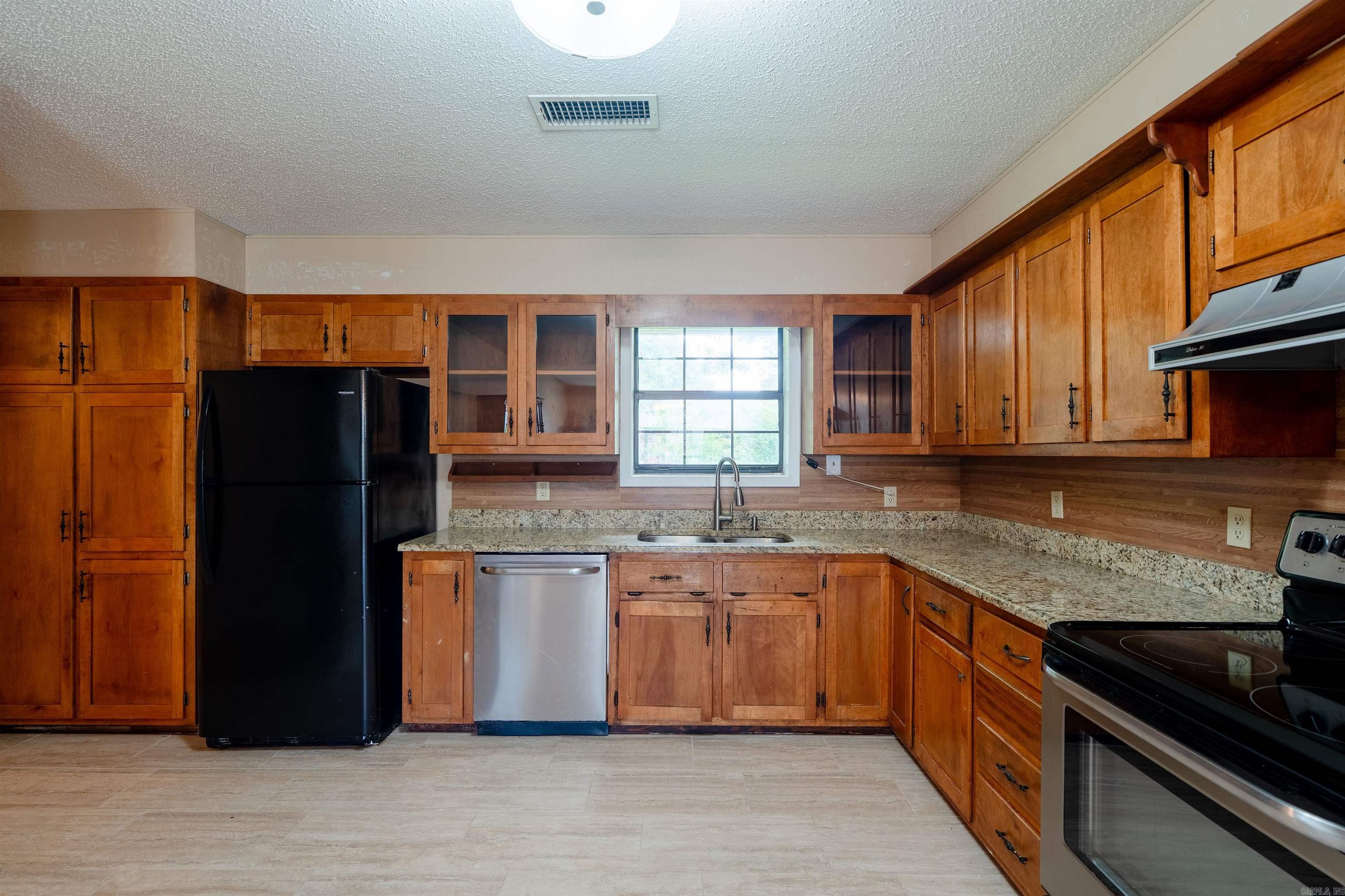 215 Navajo Drive Property Photo 14