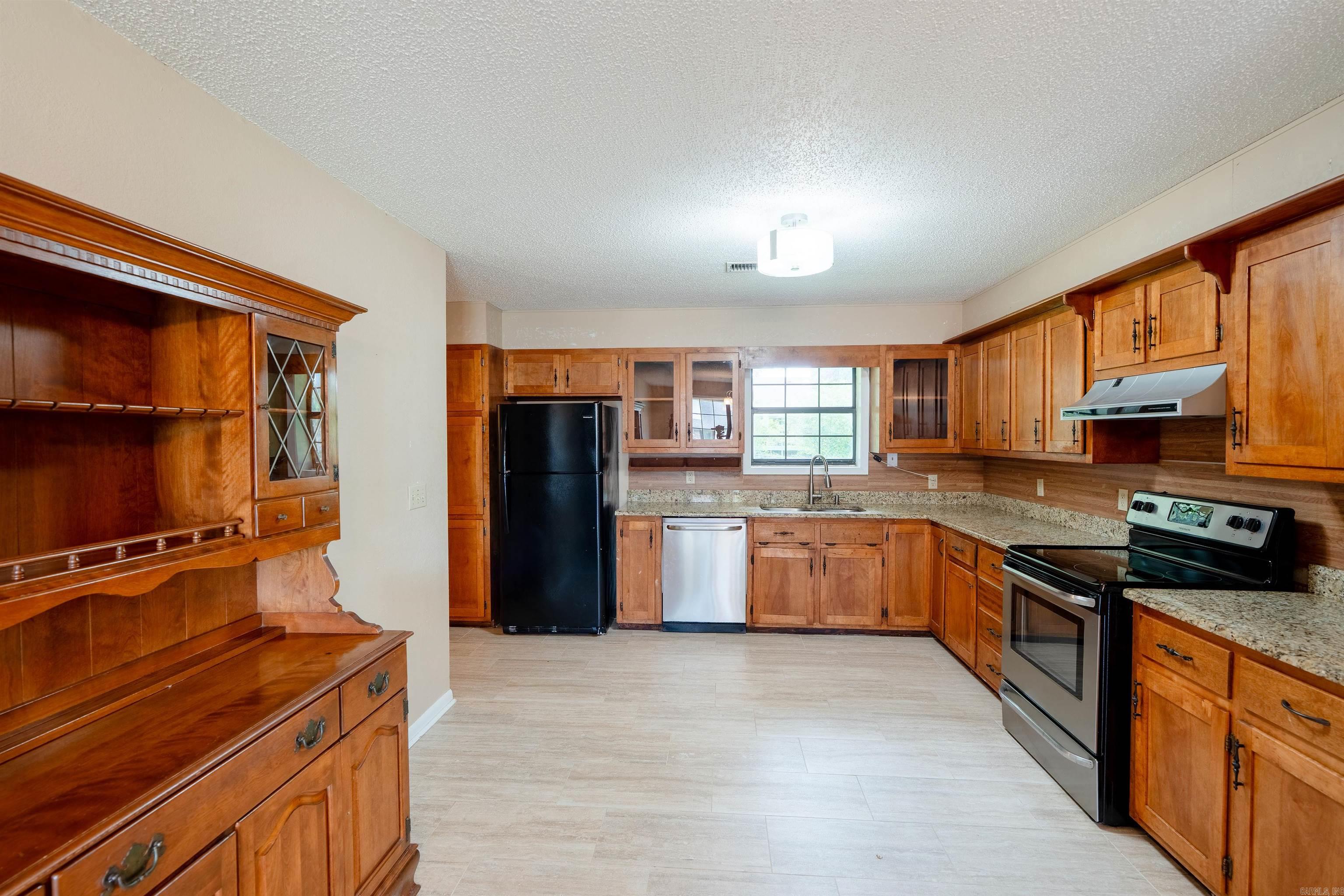 215 Navajo Drive Property Photo 15