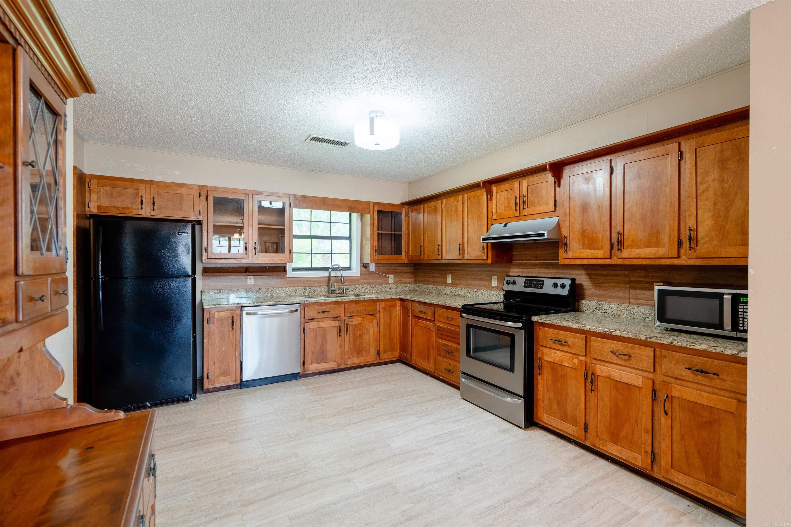 215 Navajo Drive Property Photo 16