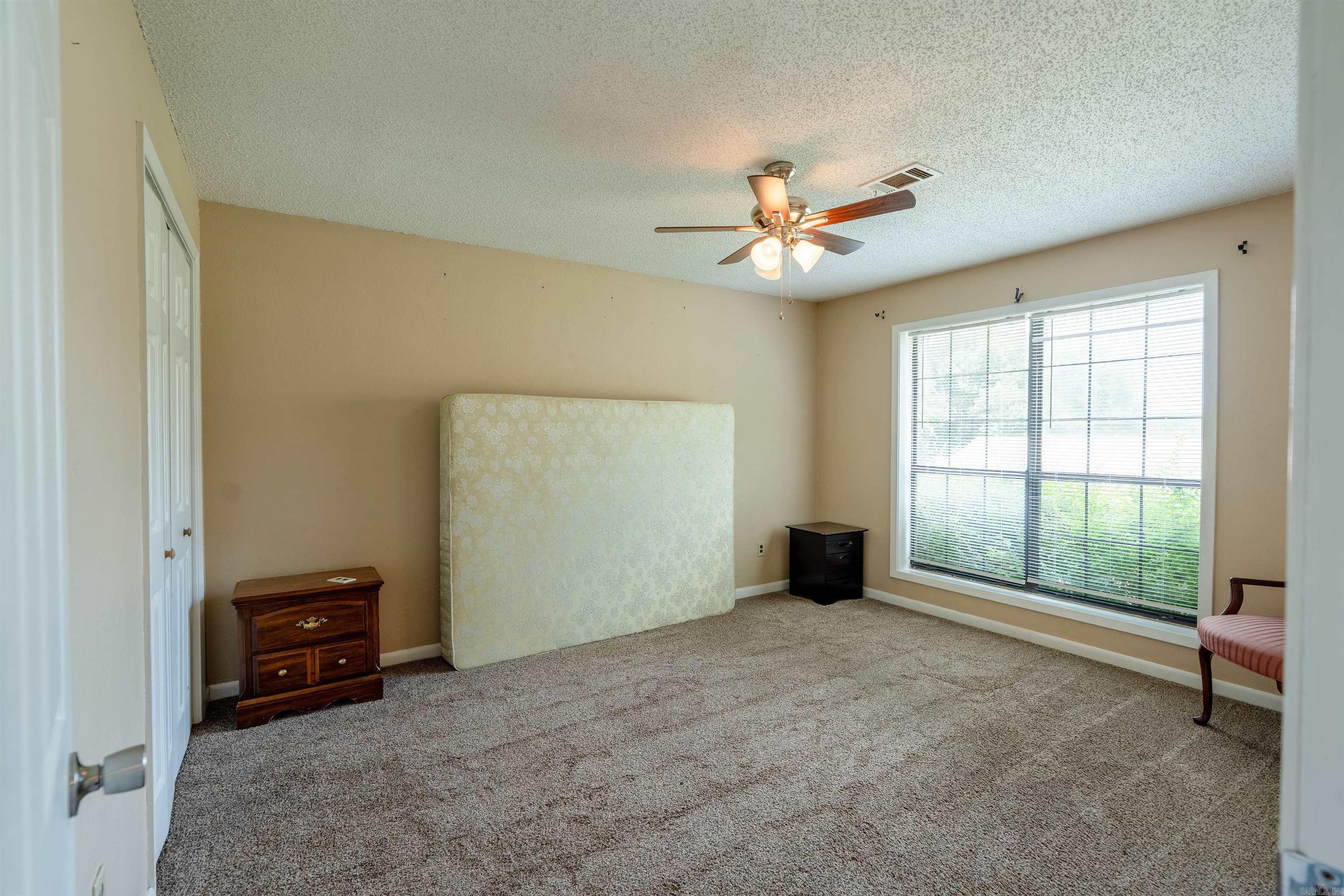 215 Navajo Drive Property Photo 31