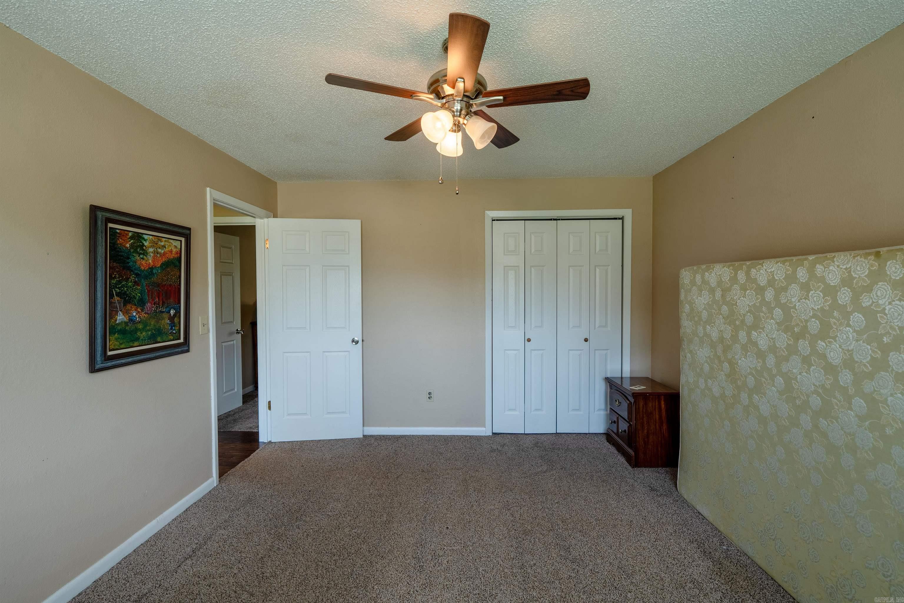 215 Navajo Drive Property Photo 32