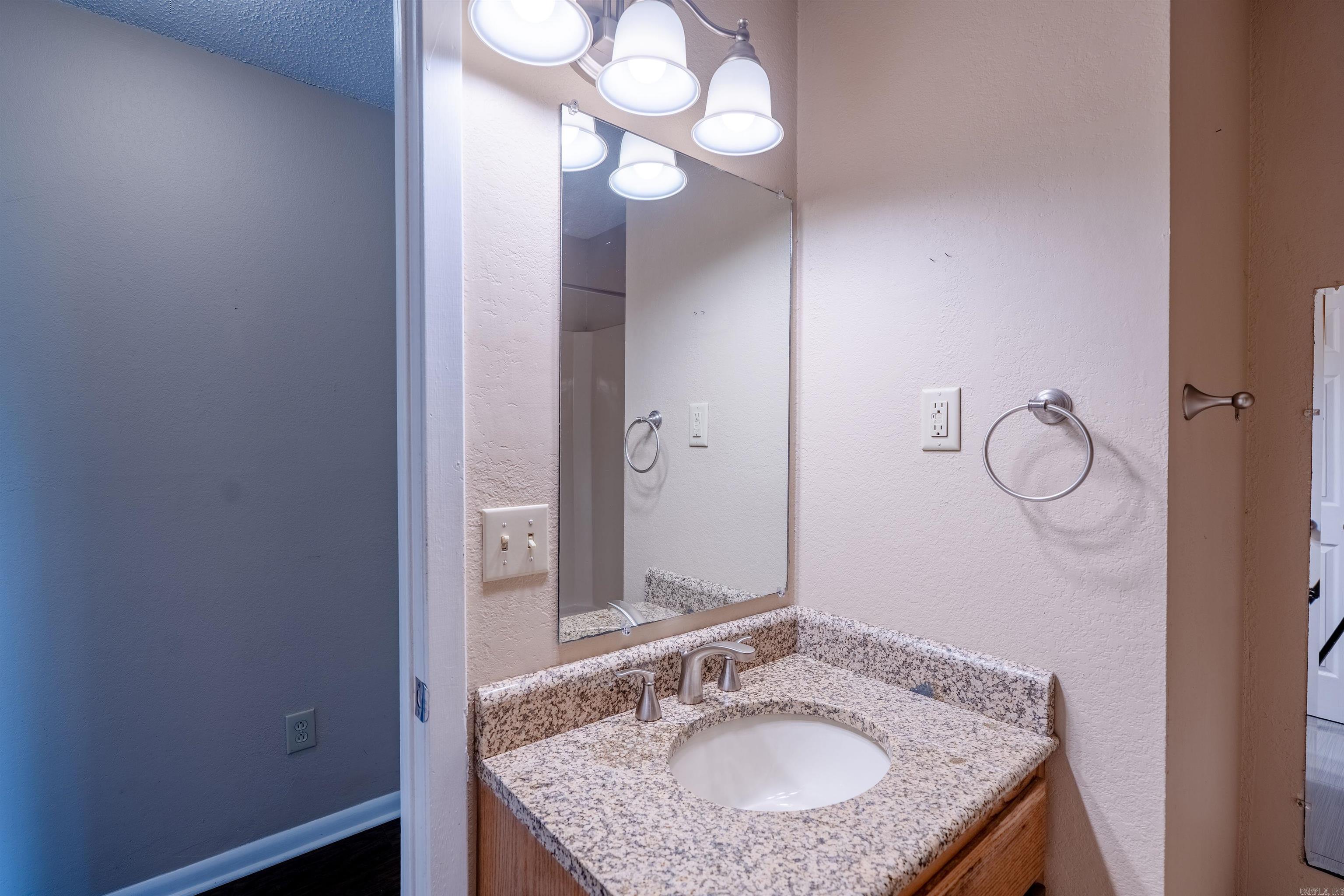 215 Navajo Drive Property Photo 33