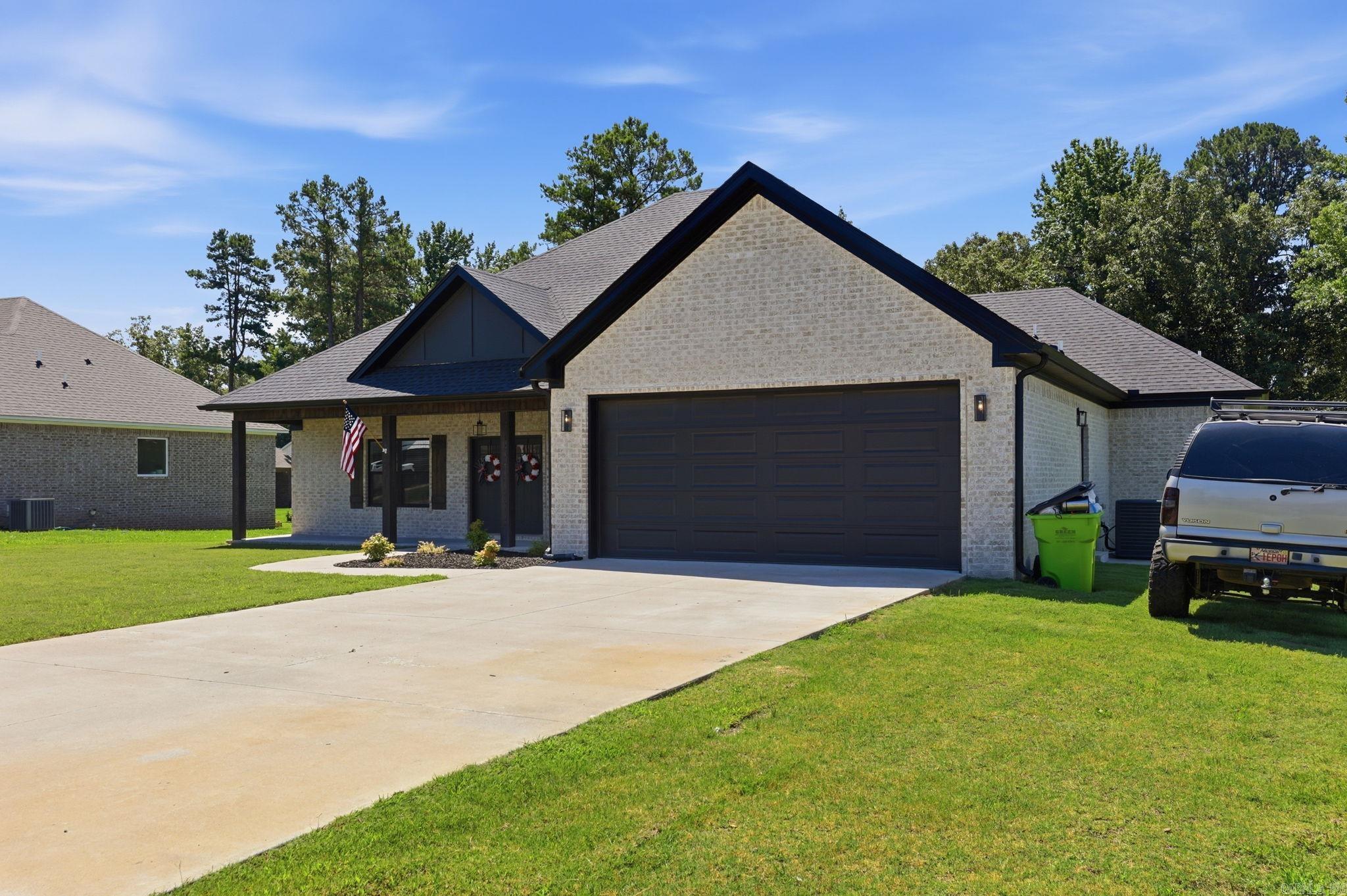 139 Hayden Dr Property Photo 3