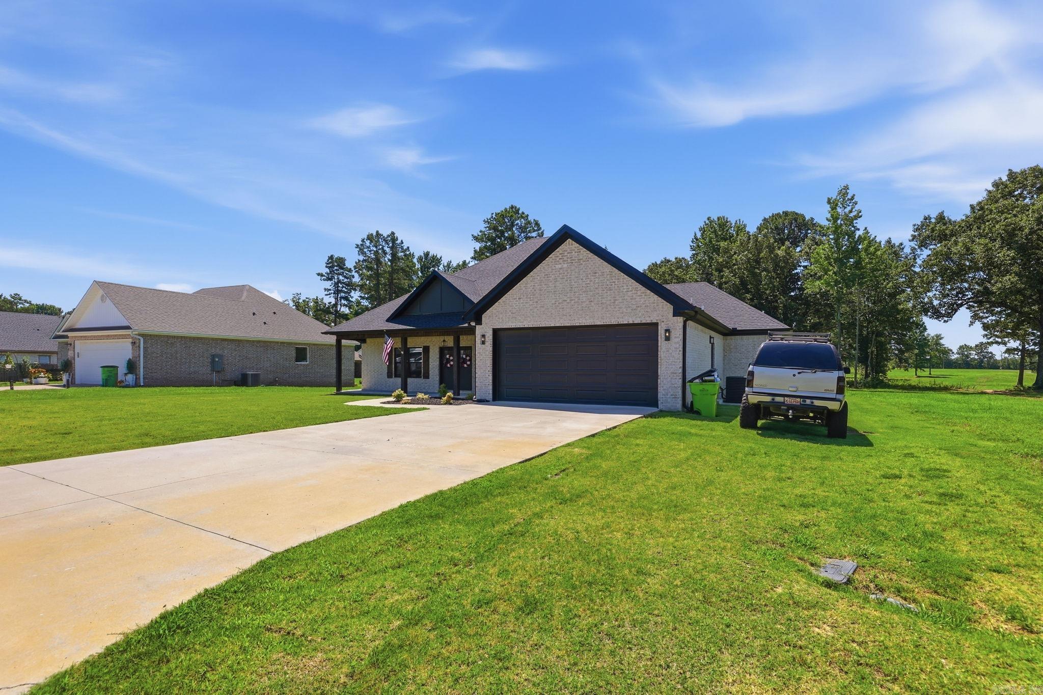 139 Hayden Dr Property Photo 4