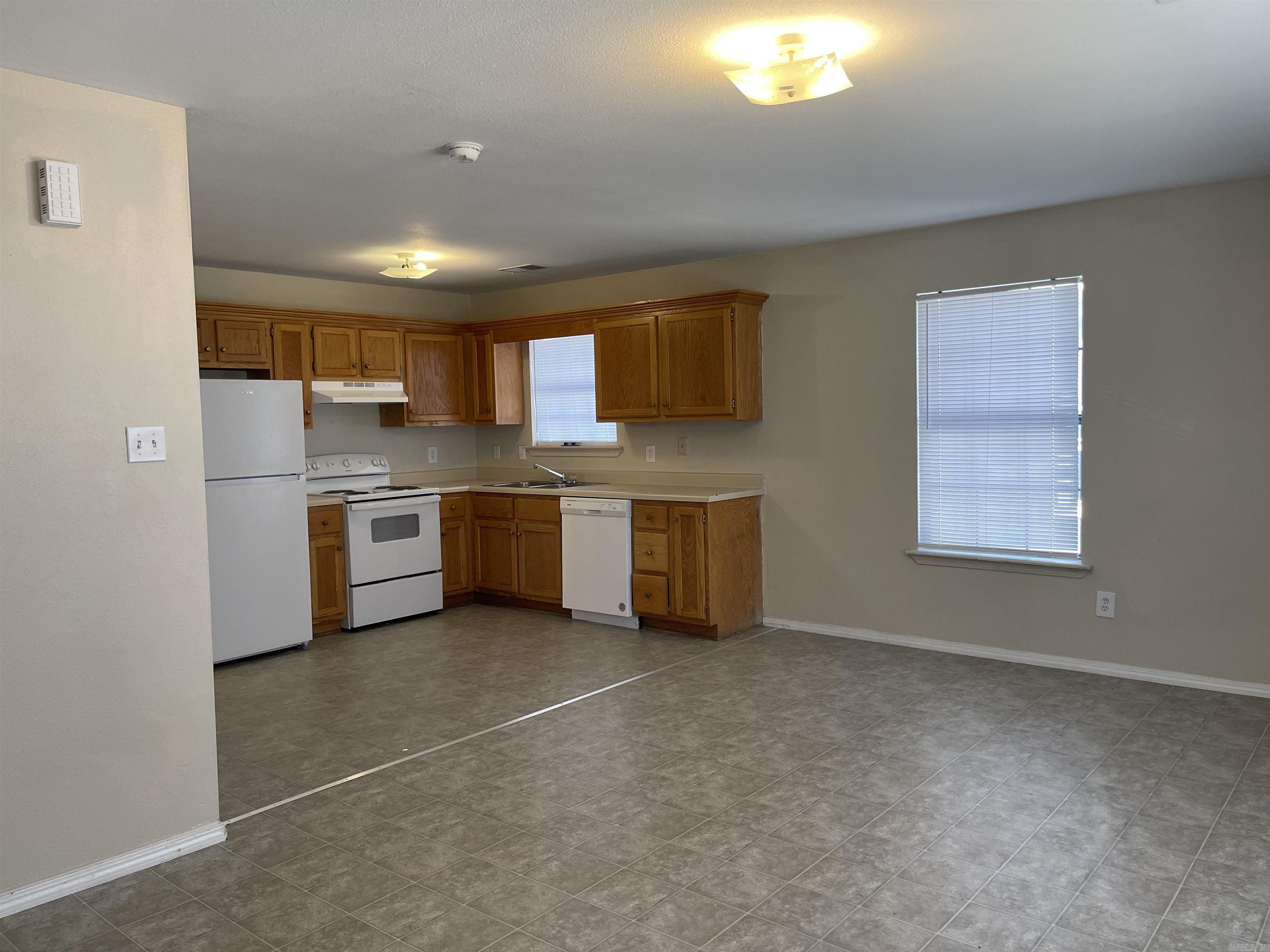 800 E Bridges Property Photo 18
