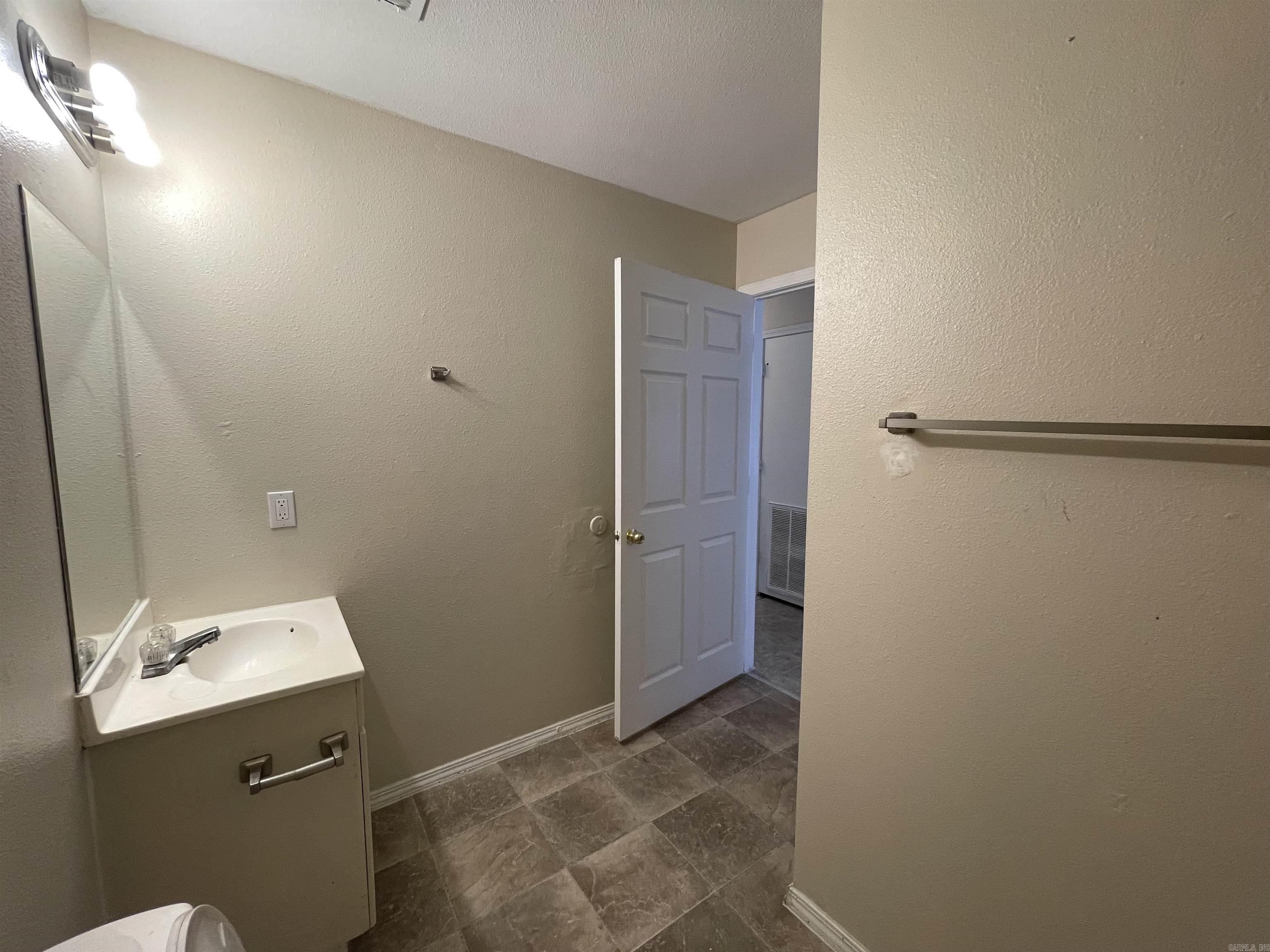 800 E Bridges Property Photo 21