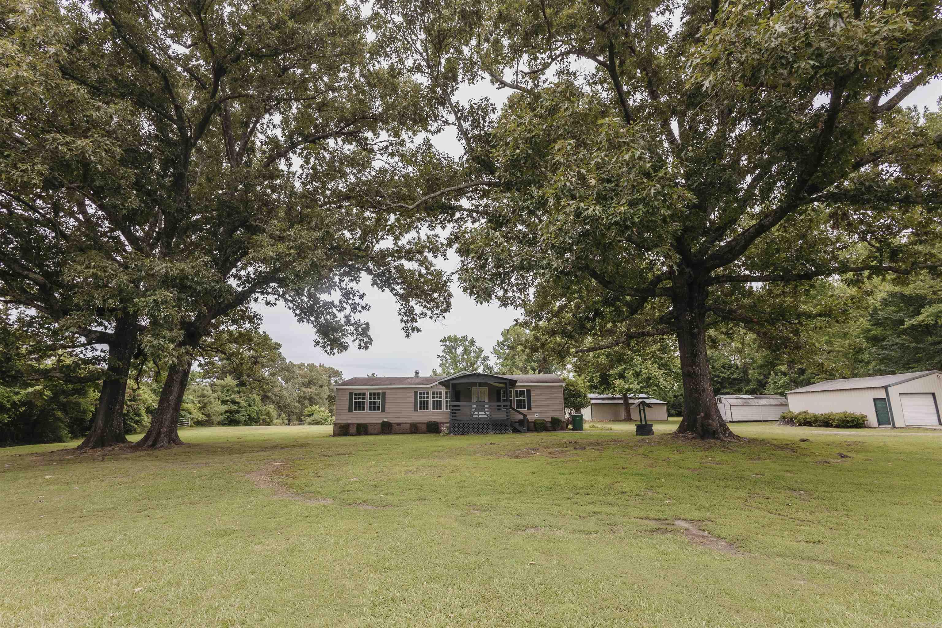 1511 Budwood Ave Property Photo 6