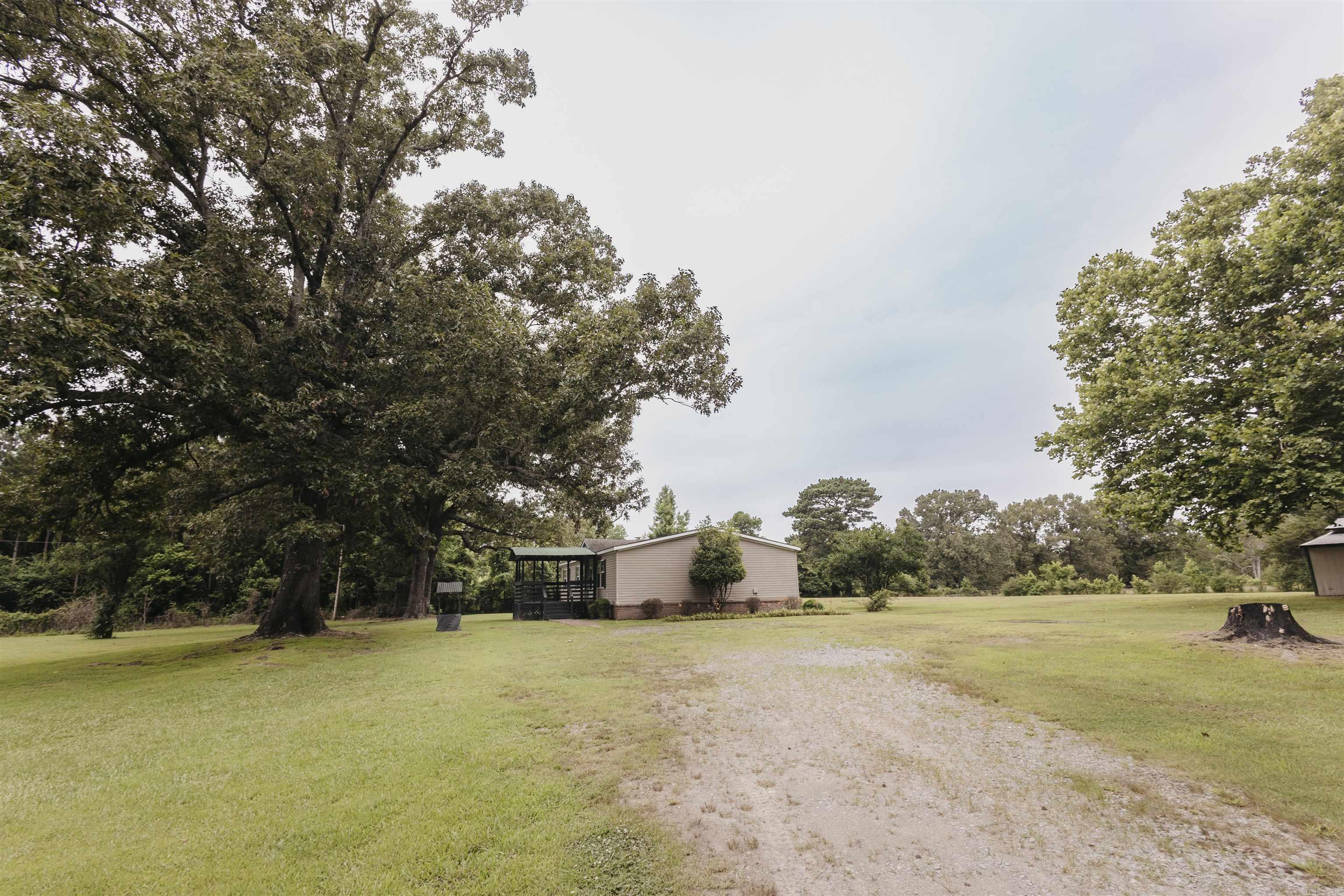 1511 Budwood Ave Property Photo 7