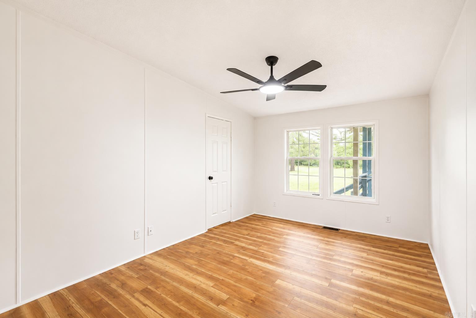 1511 Budwood Ave Property Photo 14